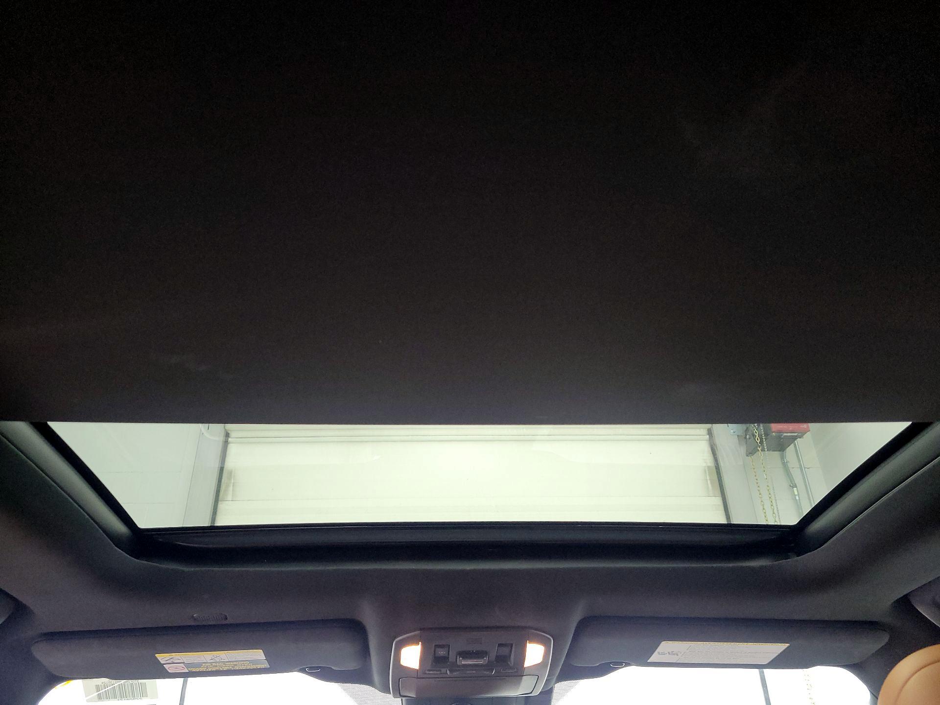 Thumbnail: 2021 Toyota Highlander - 20