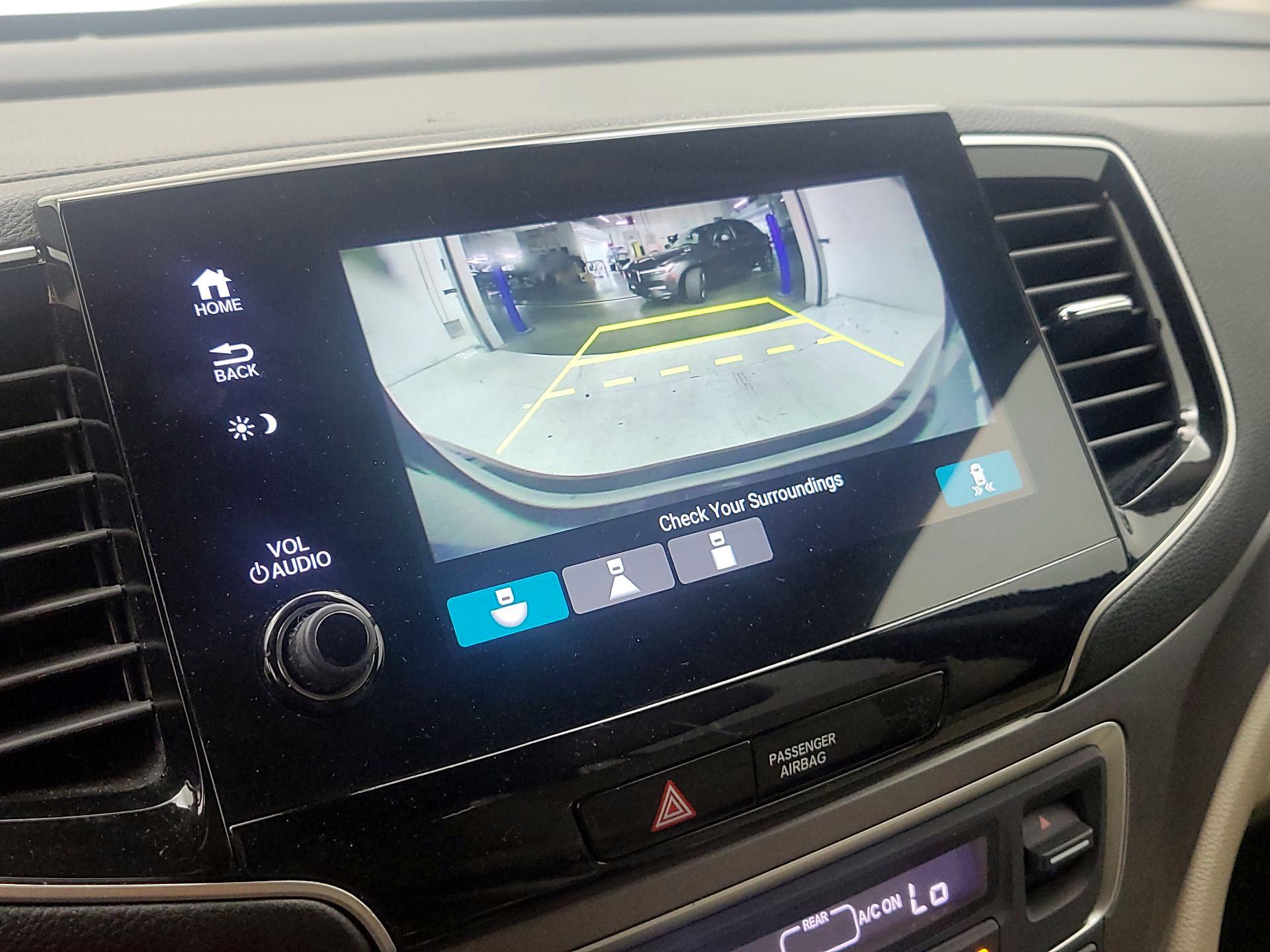 Thumbnail: 2019 Honda Pilot - 14
