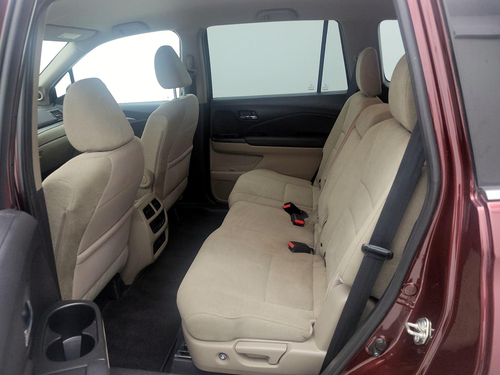 Thumbnail: 2019 Honda Pilot - 19