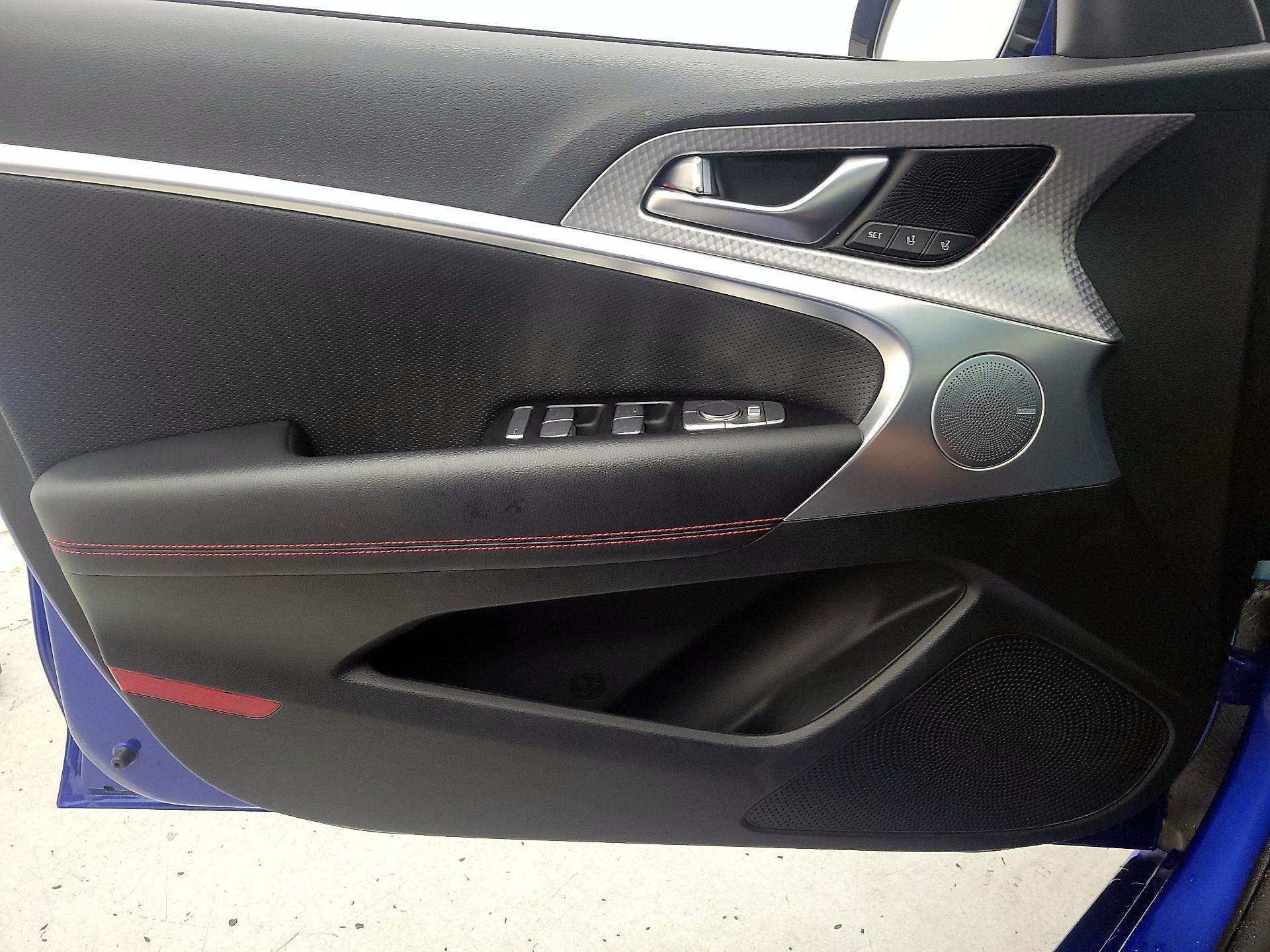 Thumbnail: 2023 Genesis G70 - 12