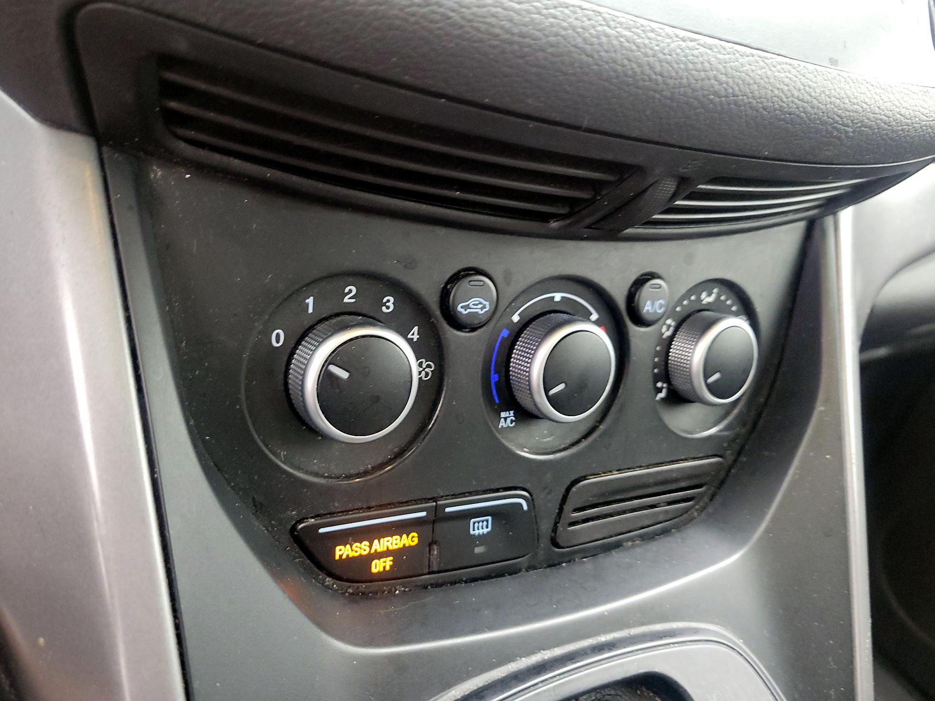 Thumbnail: 2016 Ford Escape - 15