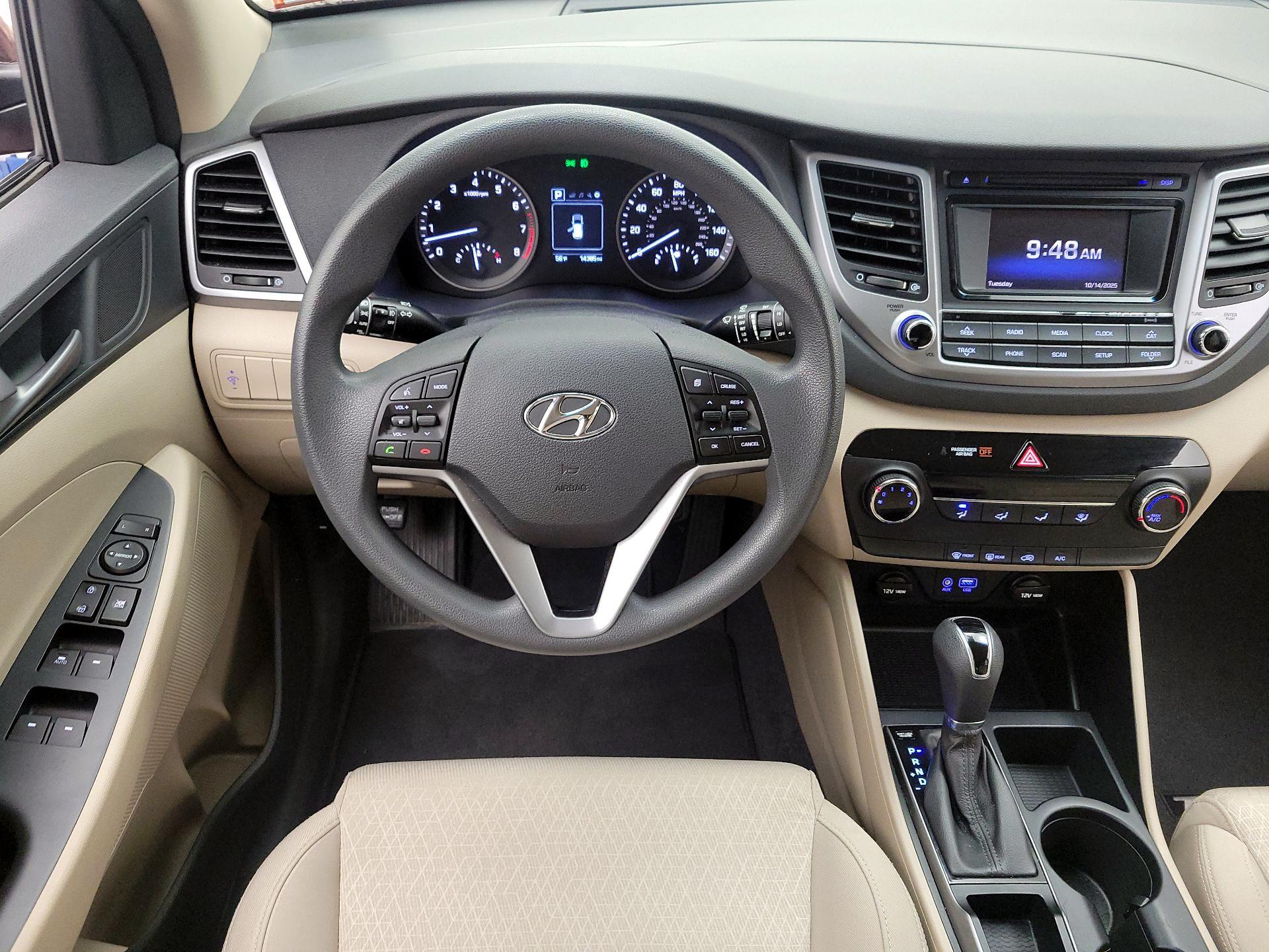 Thumbnail: 2016 Hyundai Tucson - 10