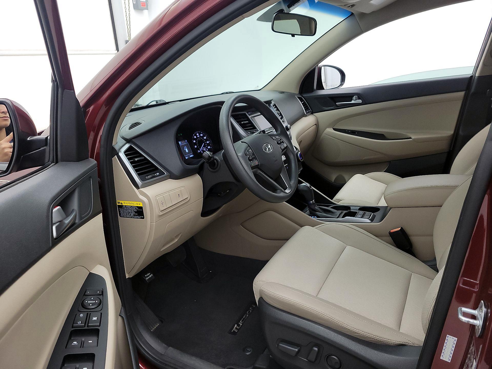 Thumbnail: 2016 Hyundai Tucson - 11