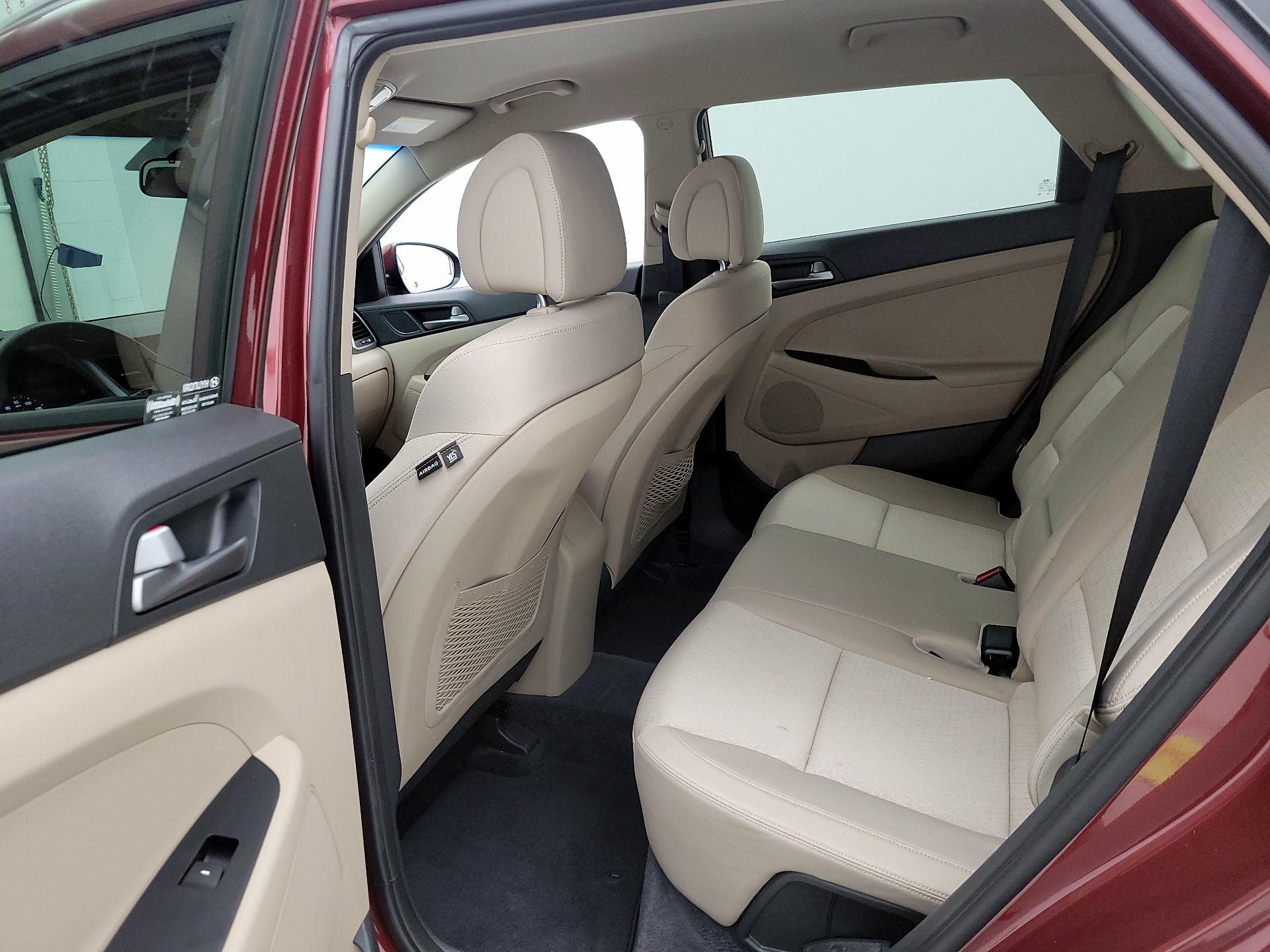 Thumbnail: 2016 Hyundai Tucson - 19