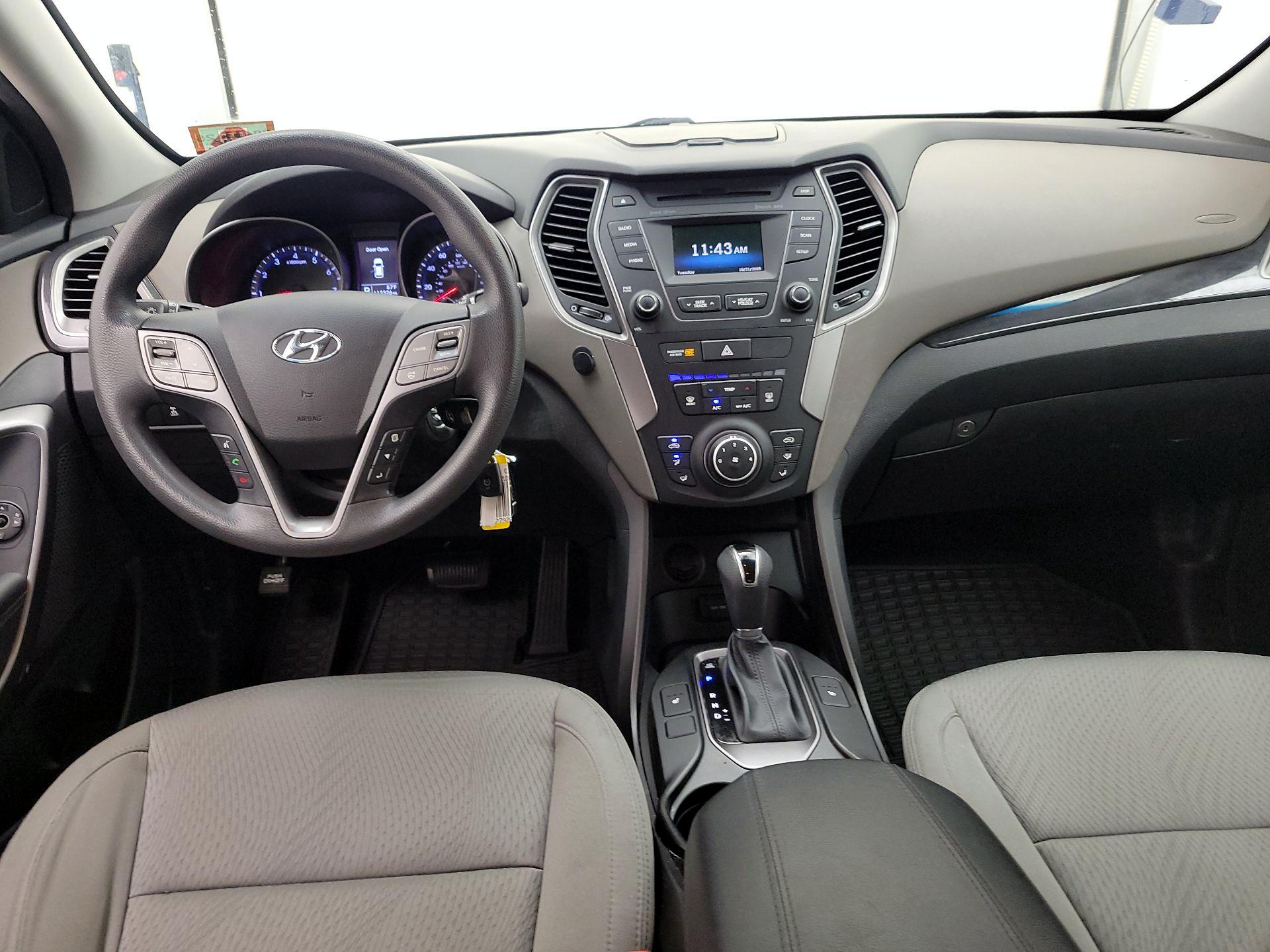 Thumbnail: 2015 Hyundai Santa Fe - 9
