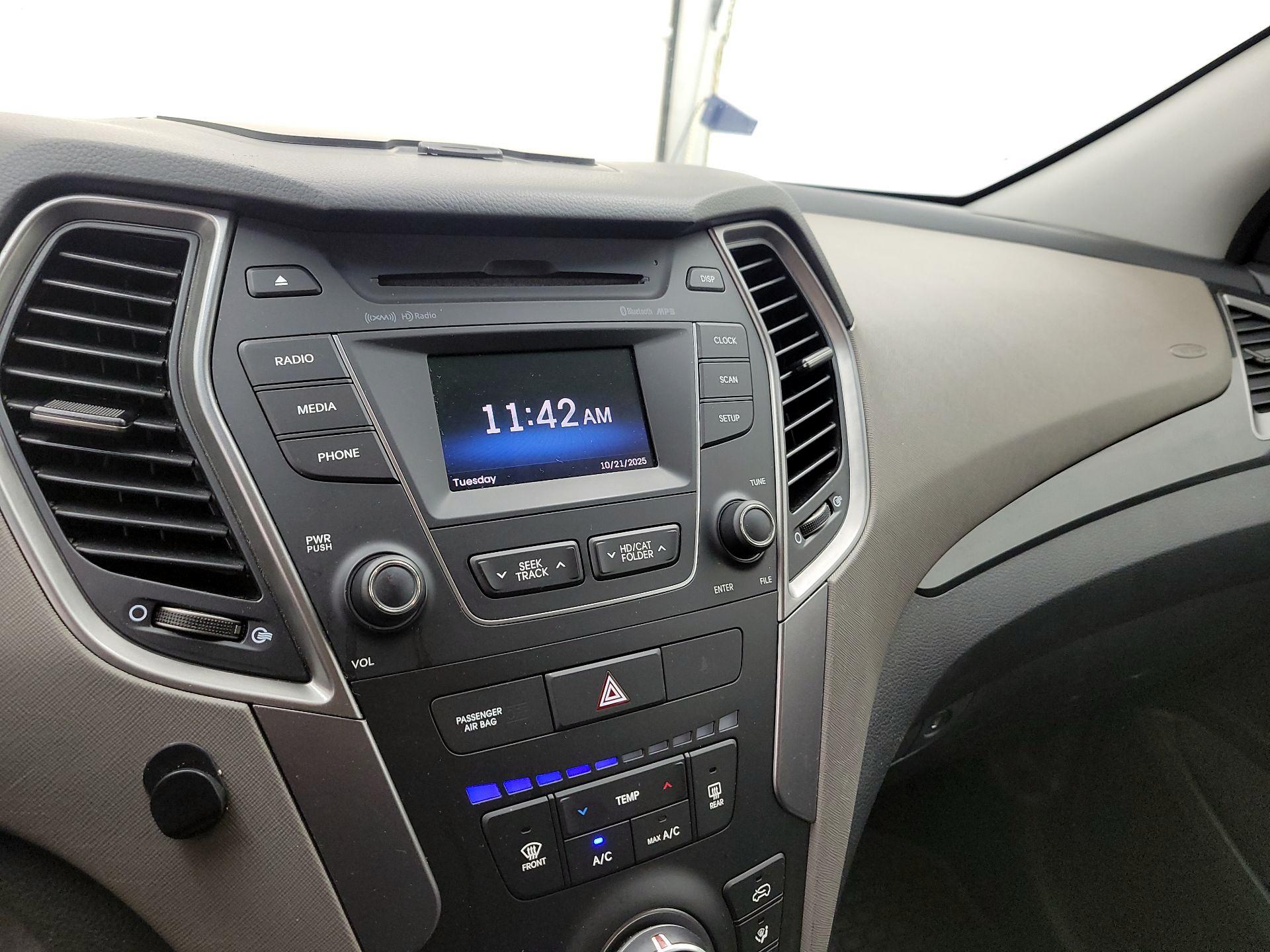 Thumbnail: 2015 Hyundai Santa Fe - 15