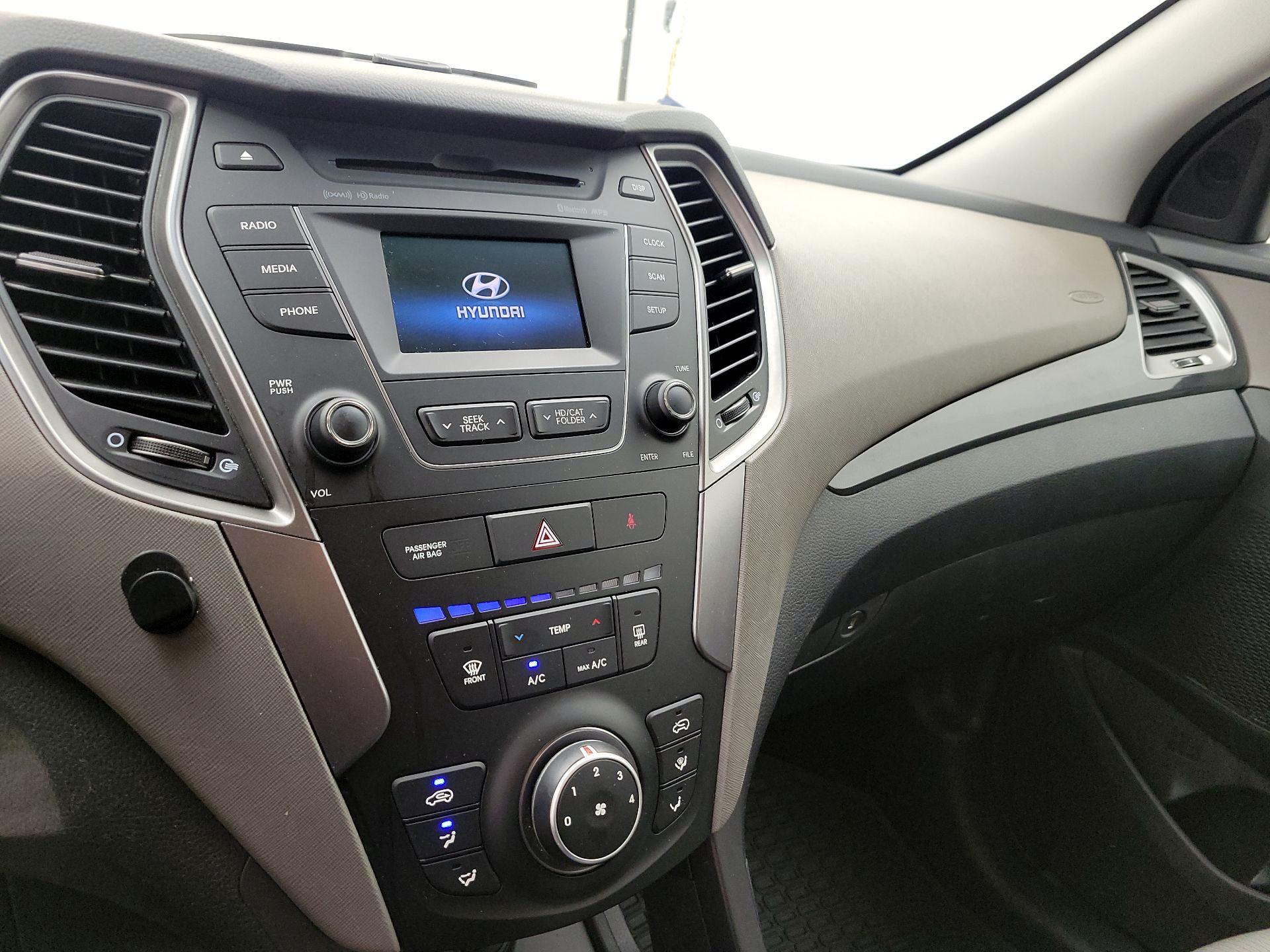 Thumbnail: 2015 Hyundai Santa Fe - 16