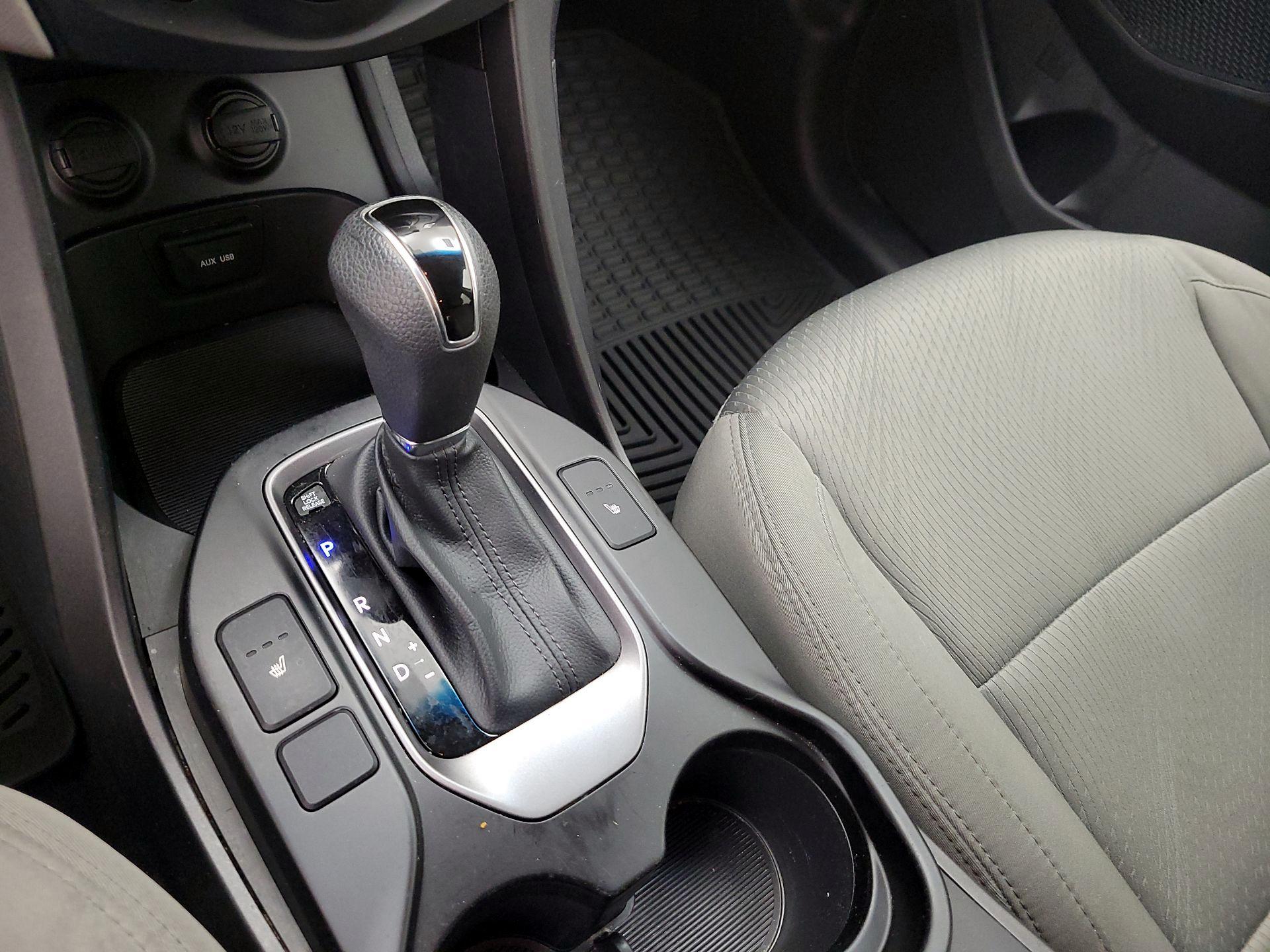 Thumbnail: 2015 Hyundai Santa Fe - 17