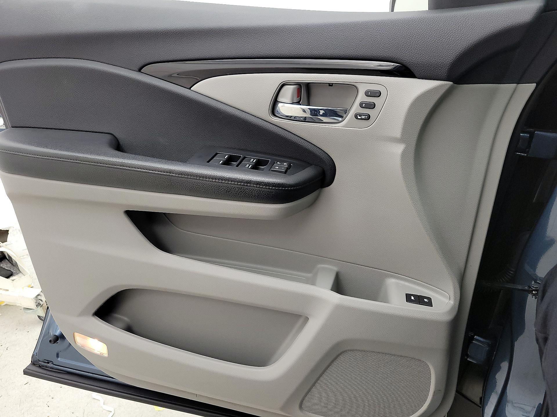Thumbnail: 2019 Honda Pilot - 12