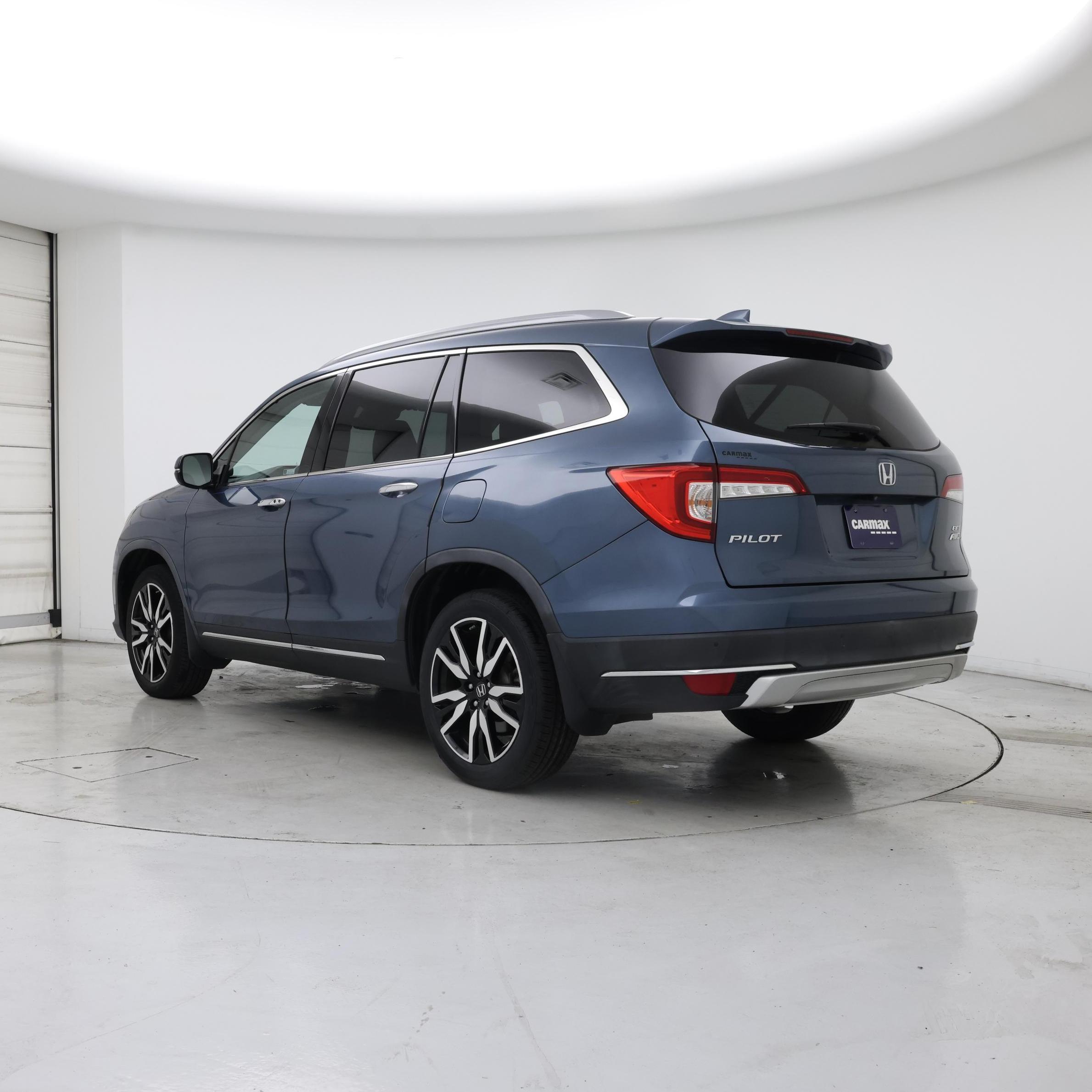 Thumbnail: 2019 Honda Pilot - 2