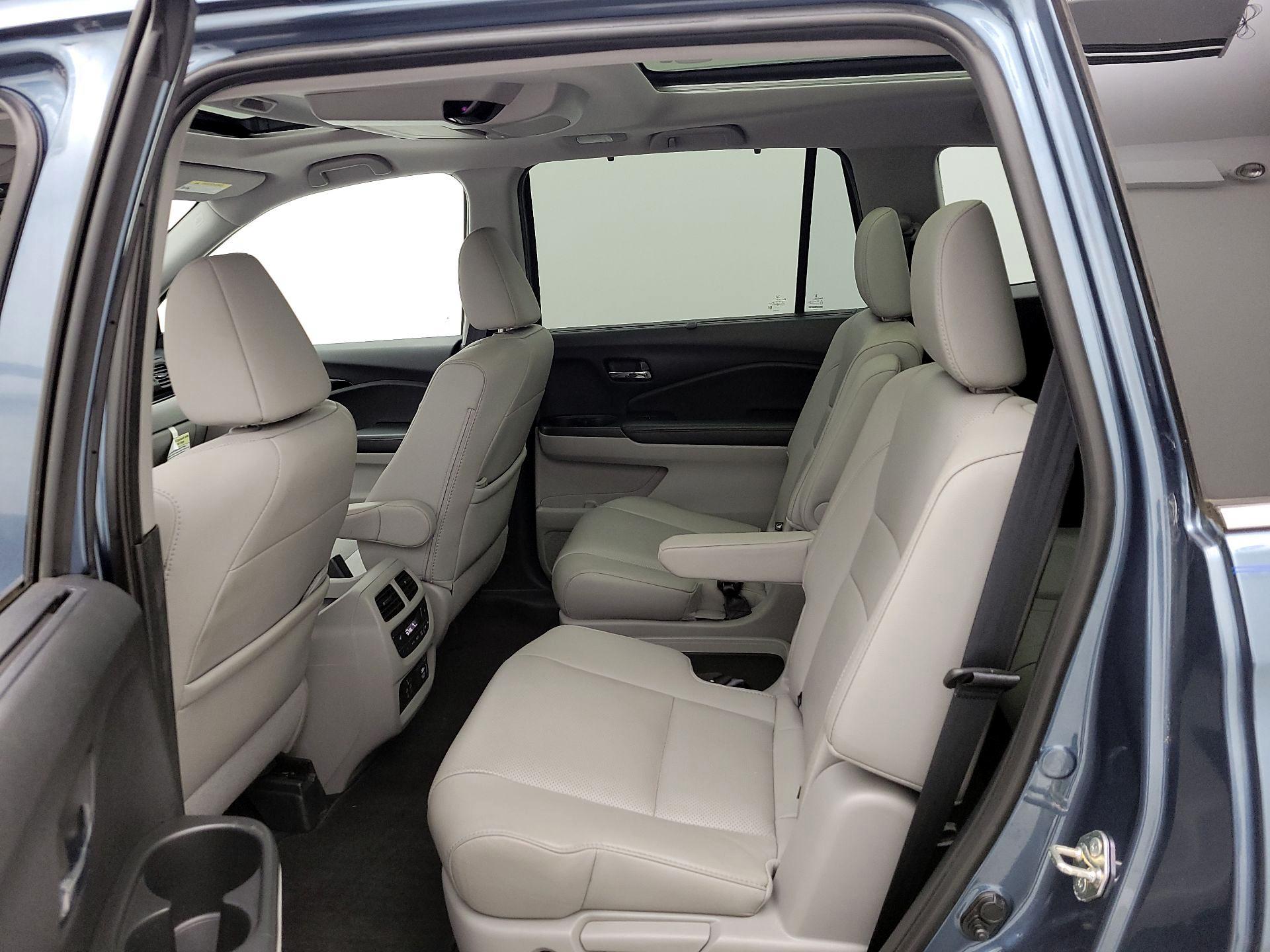 Thumbnail: 2019 Honda Pilot - 20