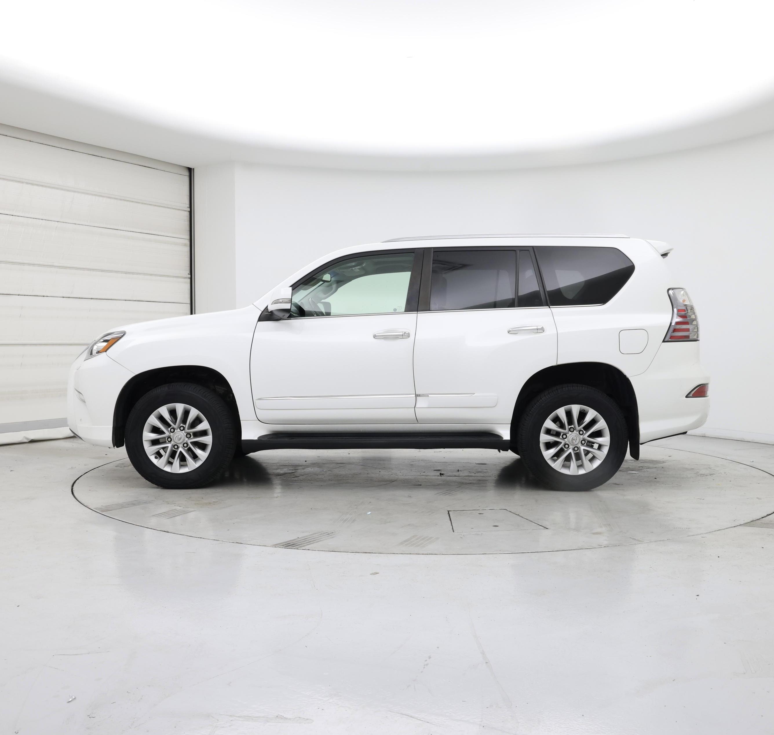 Thumbnail: 2018 Lexus GX - 3