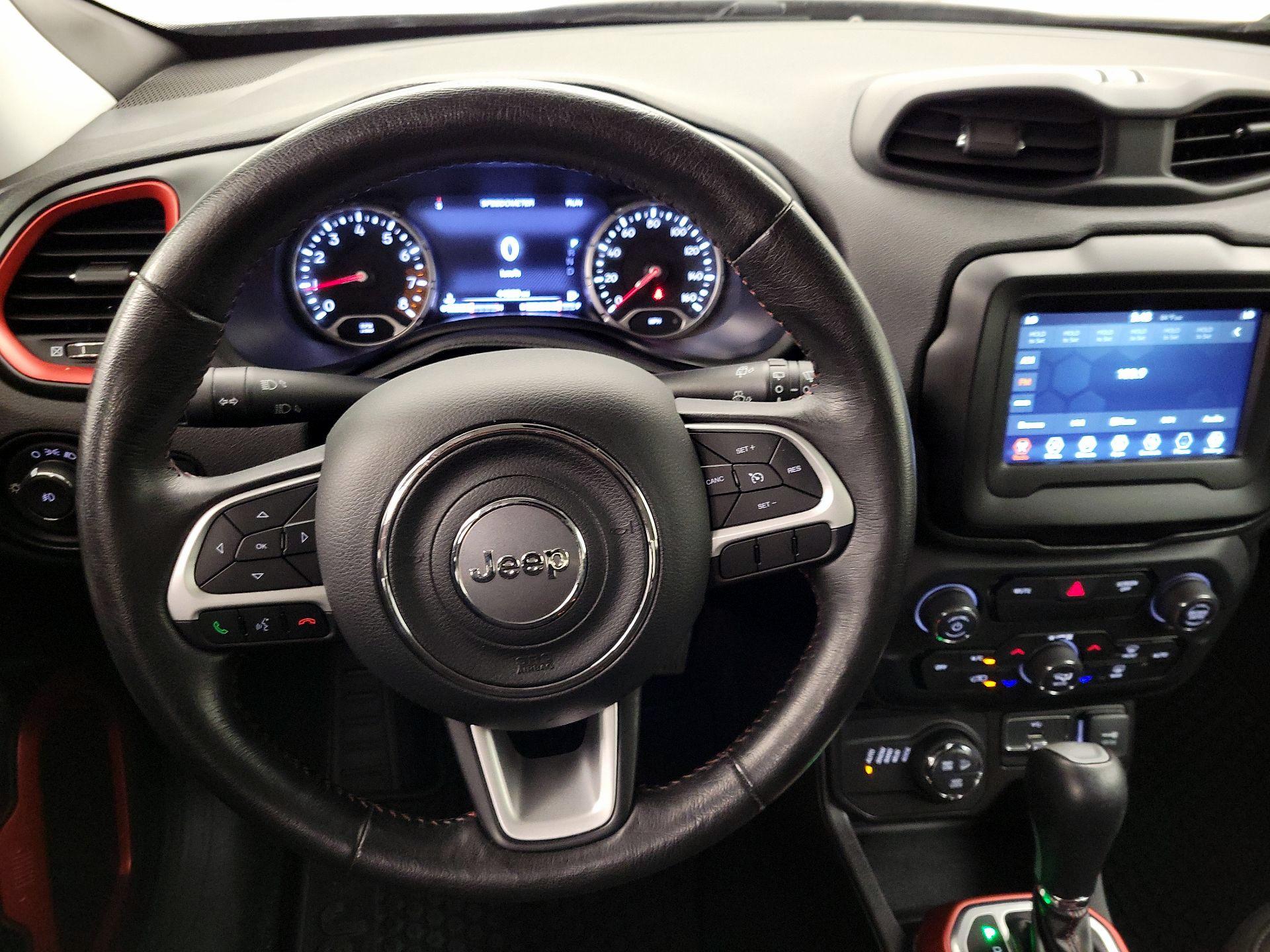 Thumbnail: 2020 Jeep Renegade - 10
