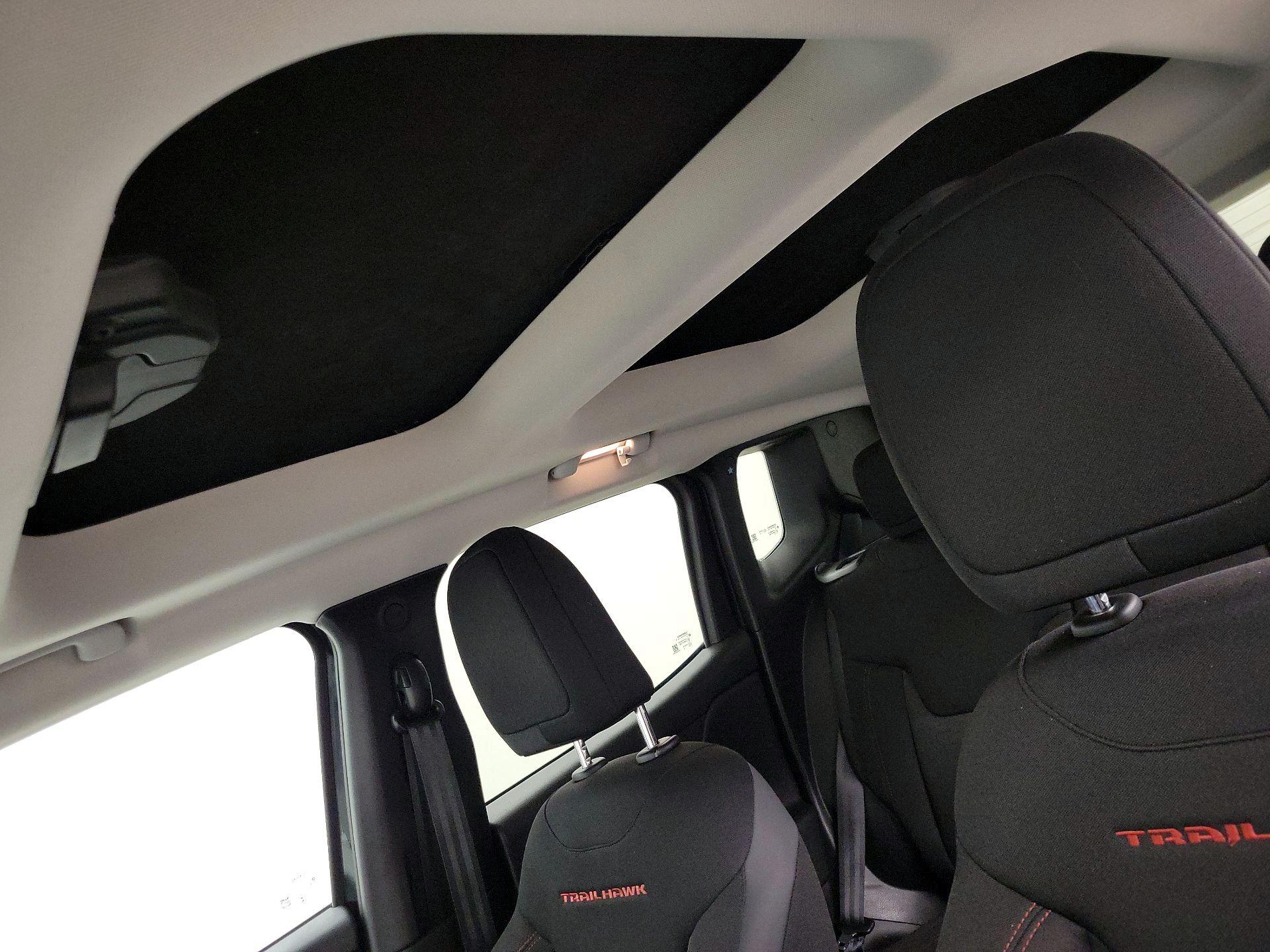 Thumbnail: 2020 Jeep Renegade - 19