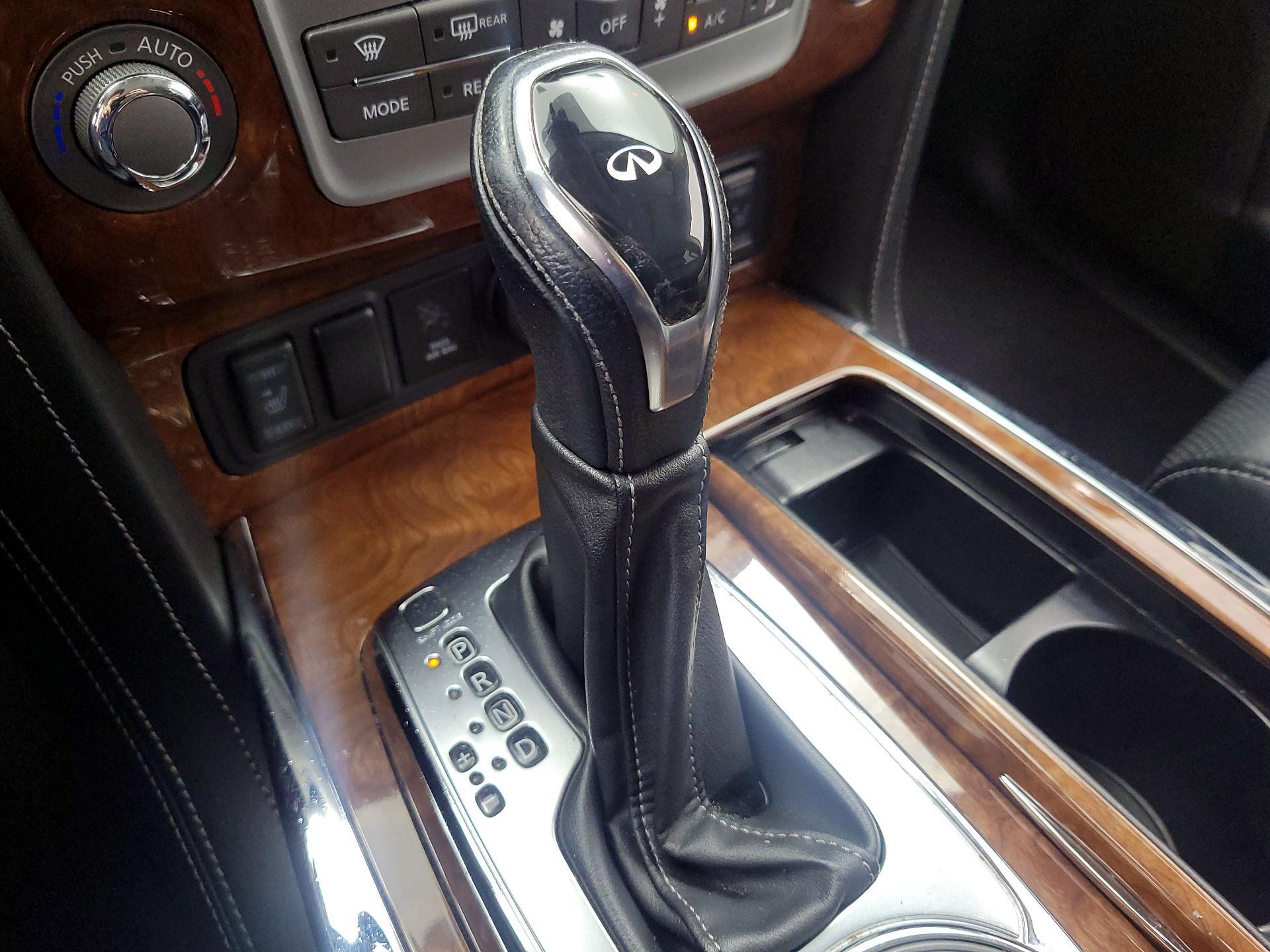 Thumbnail: 2019 INFINITI QX80 - 18