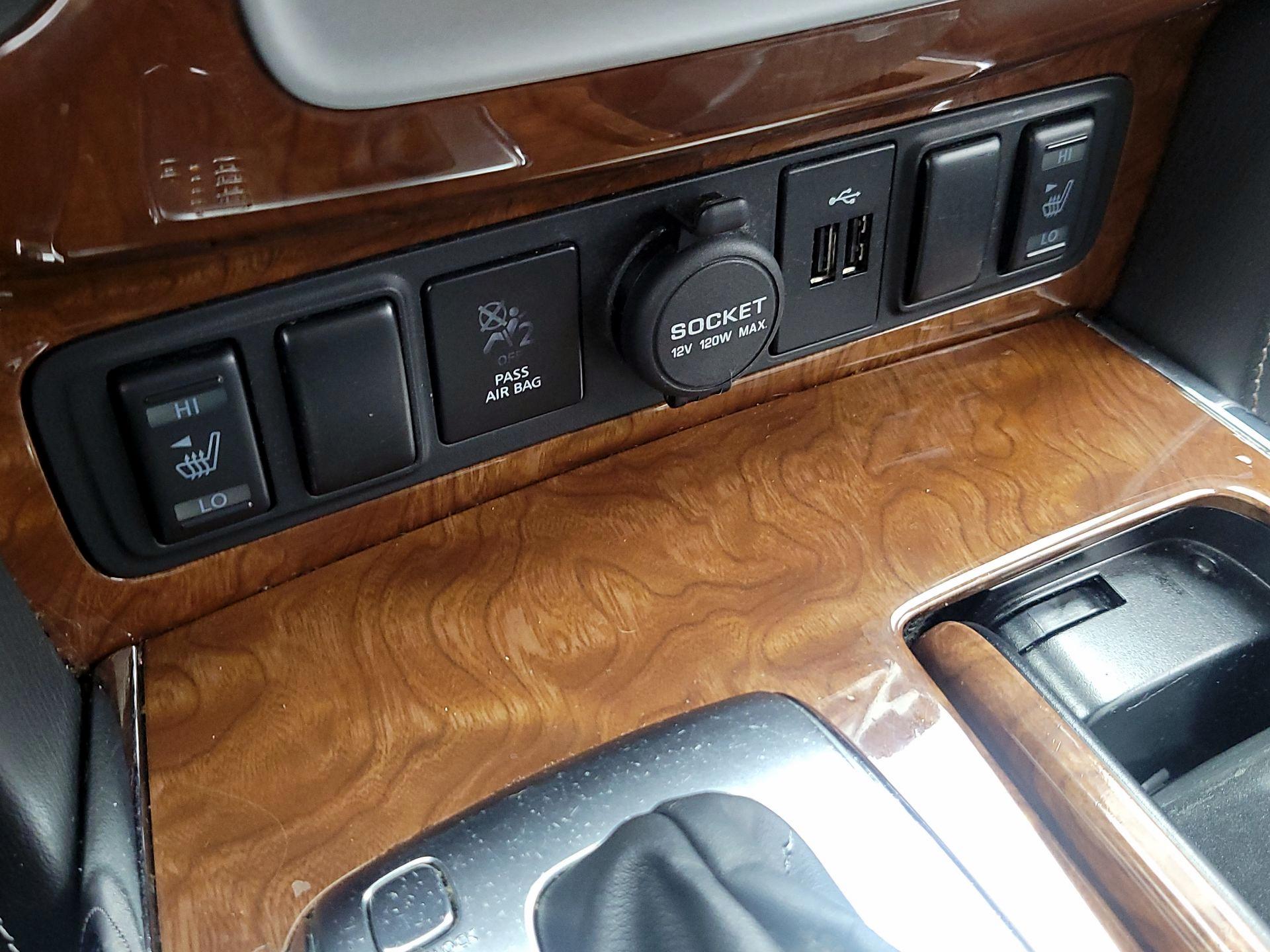Thumbnail: 2019 INFINITI QX80 - 19