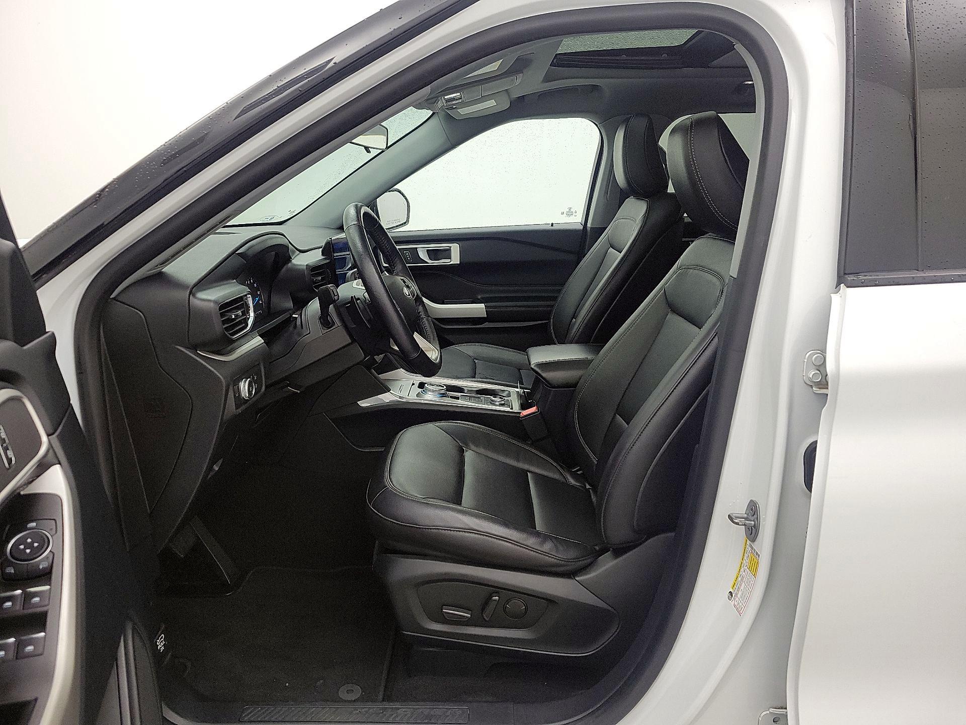 Thumbnail: 2020 Ford Explorer - 11