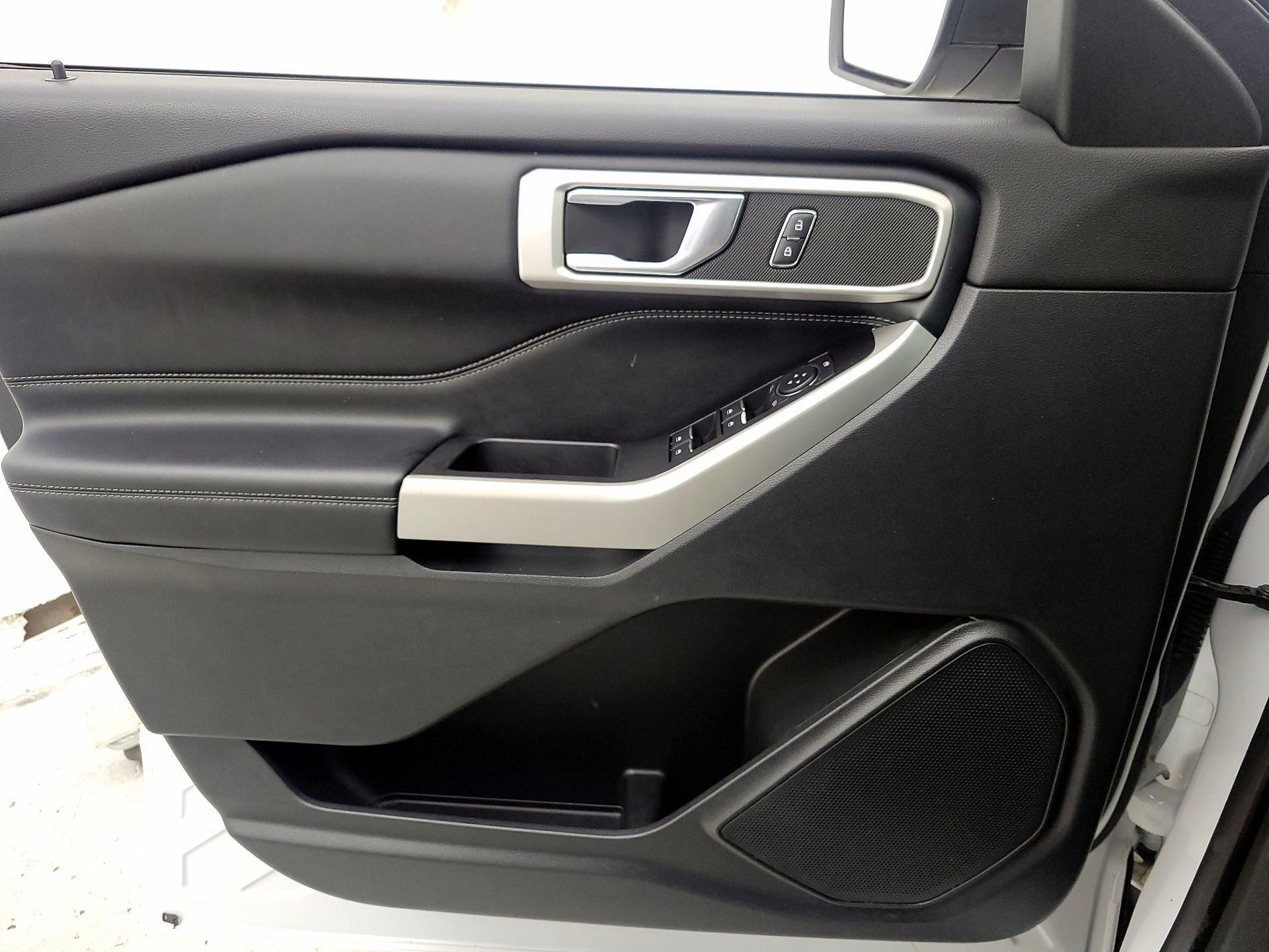 Thumbnail: 2020 Ford Explorer - 12