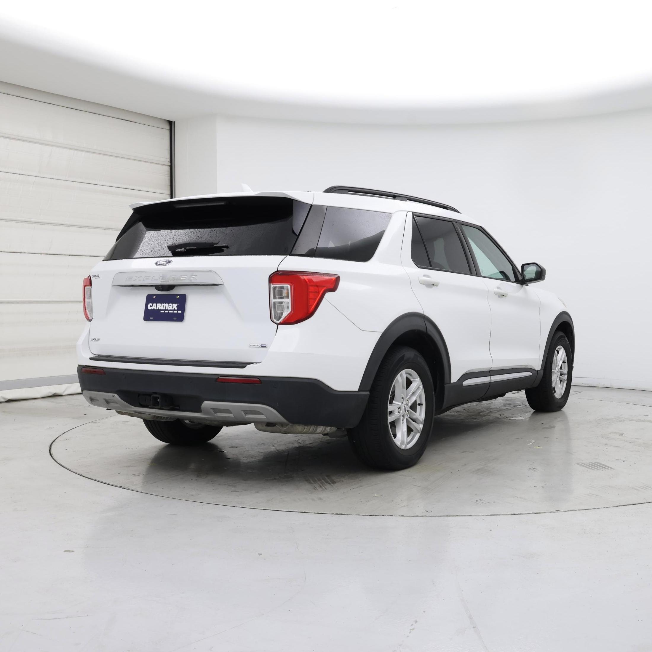 Thumbnail: 2020 Ford Explorer - 8