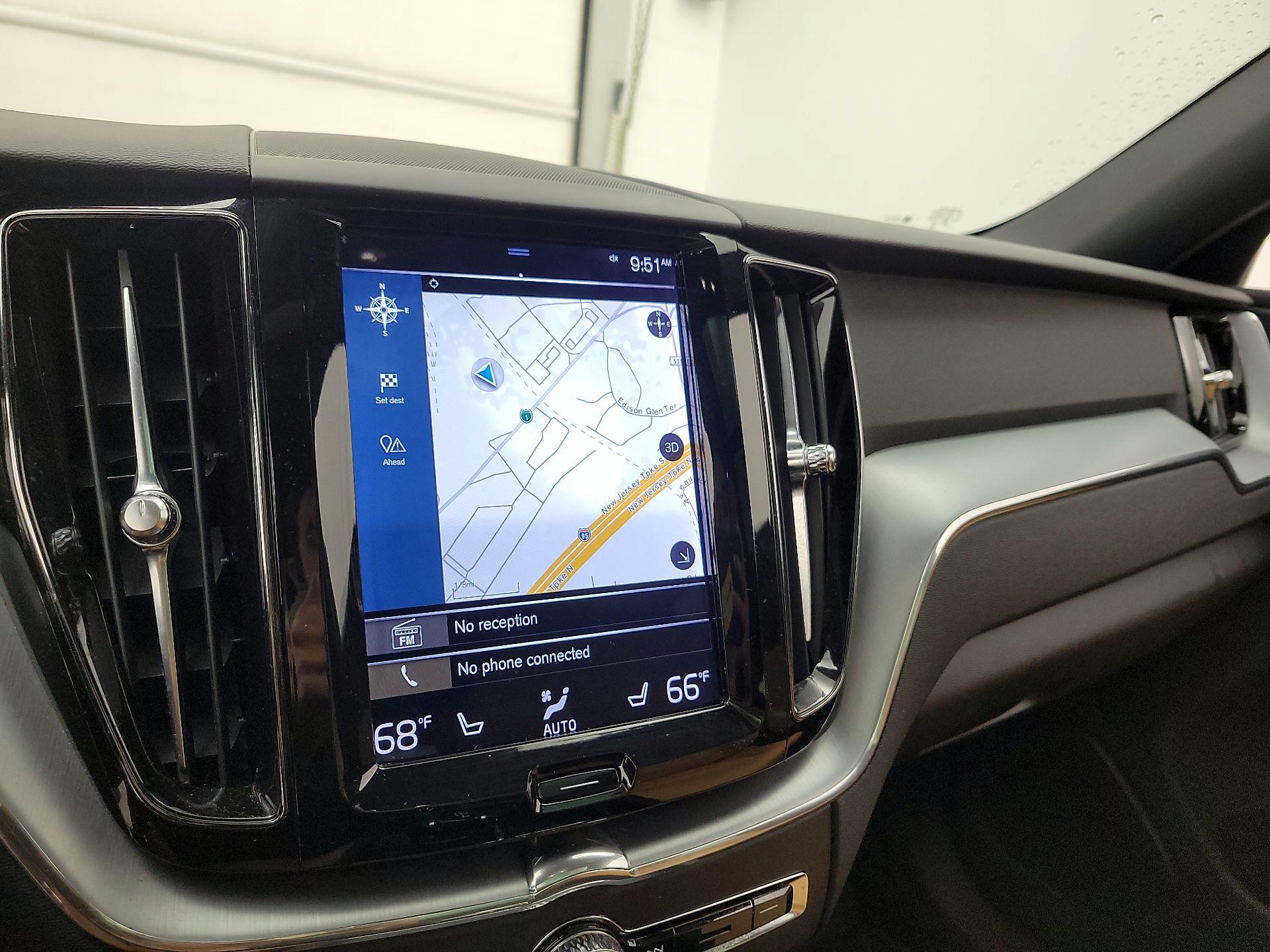 Thumbnail: 2018 Volvo XC60 - 13