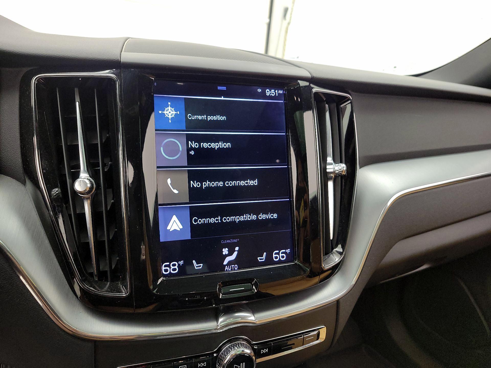 Thumbnail: 2018 Volvo XC60 - 16