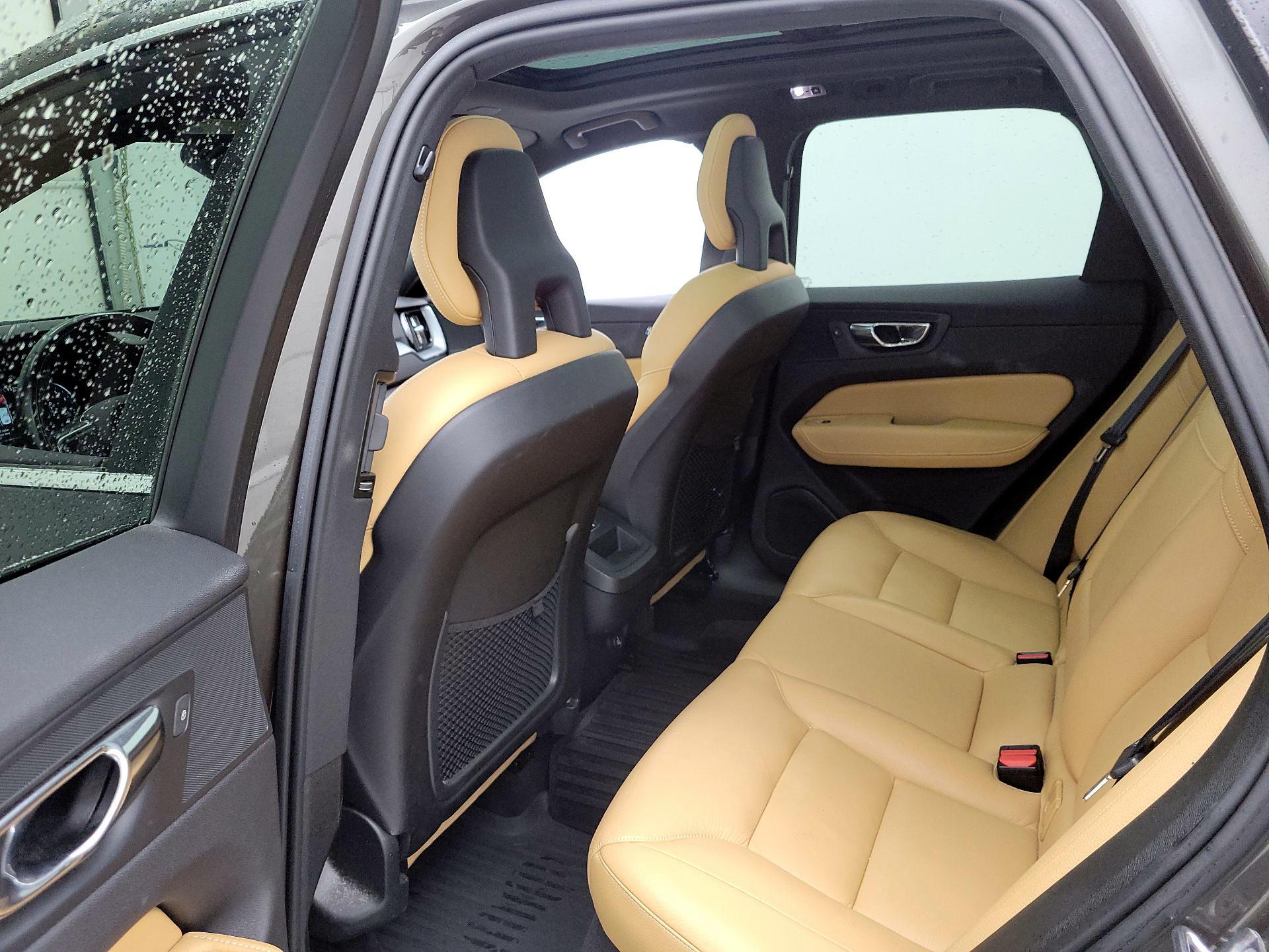Thumbnail: 2018 Volvo XC60 - 19