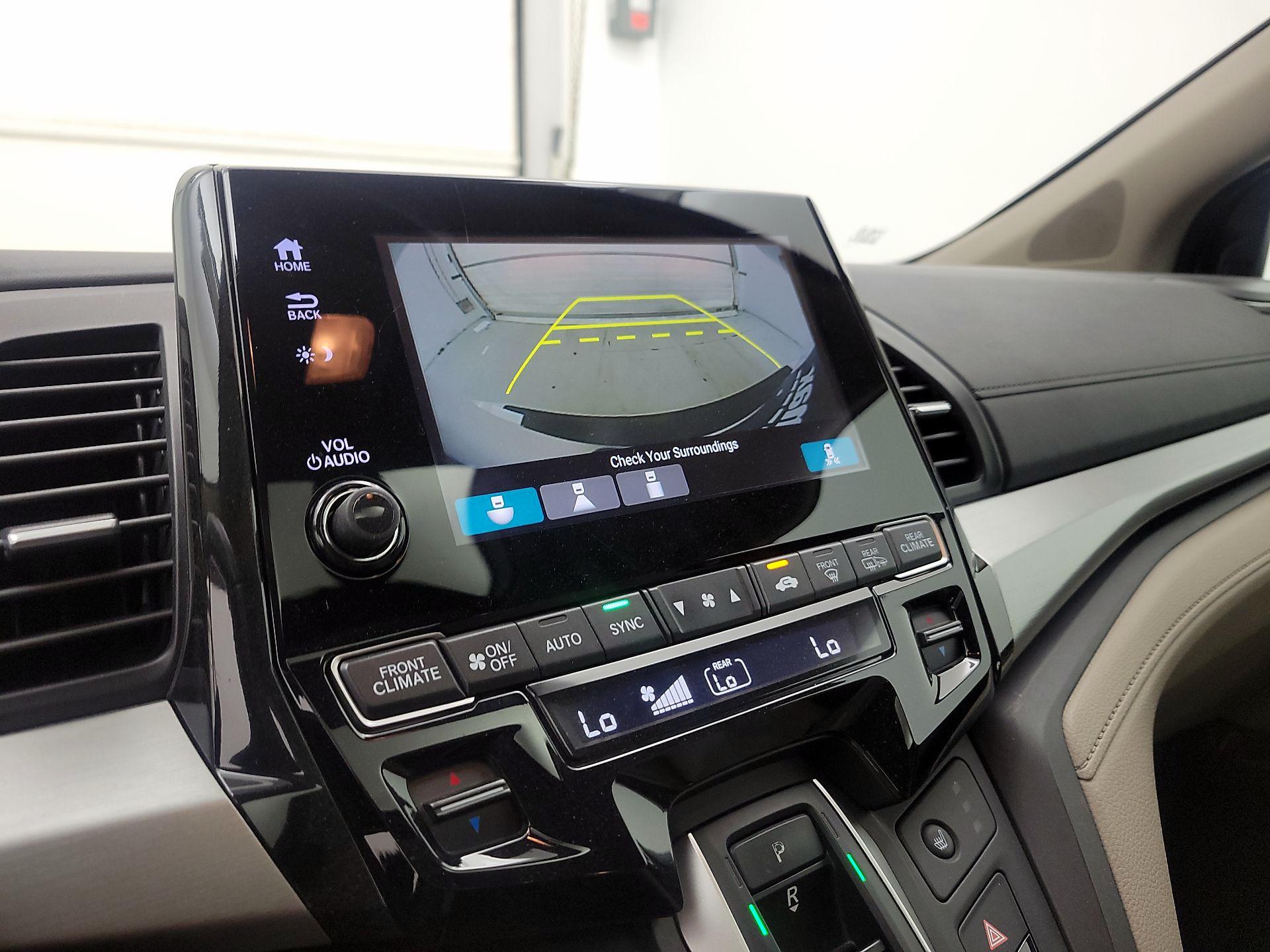 Thumbnail: 2018 Honda Odyssey - 14