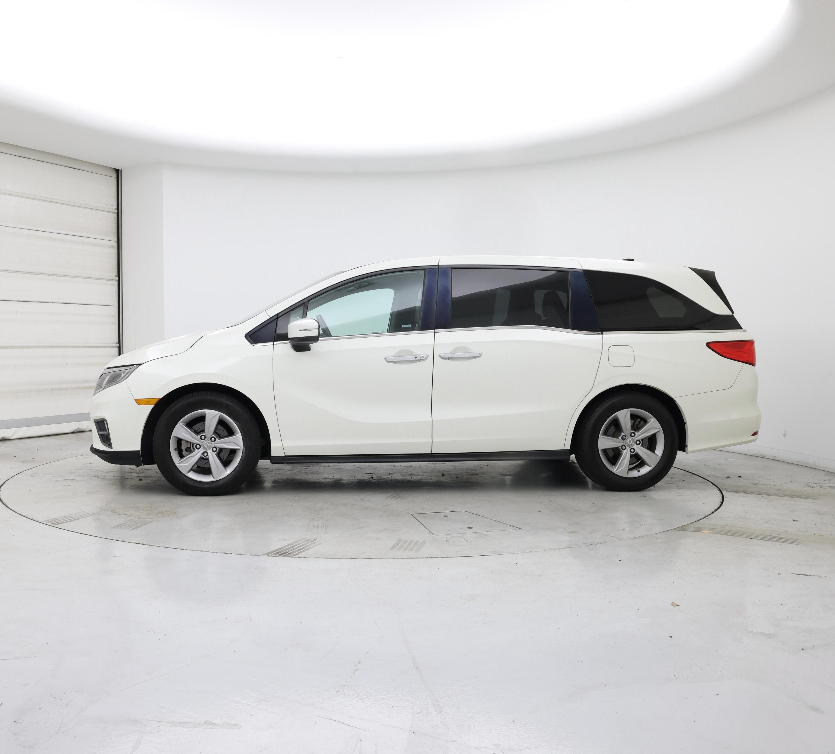 Thumbnail: 2018 Honda Odyssey - 3