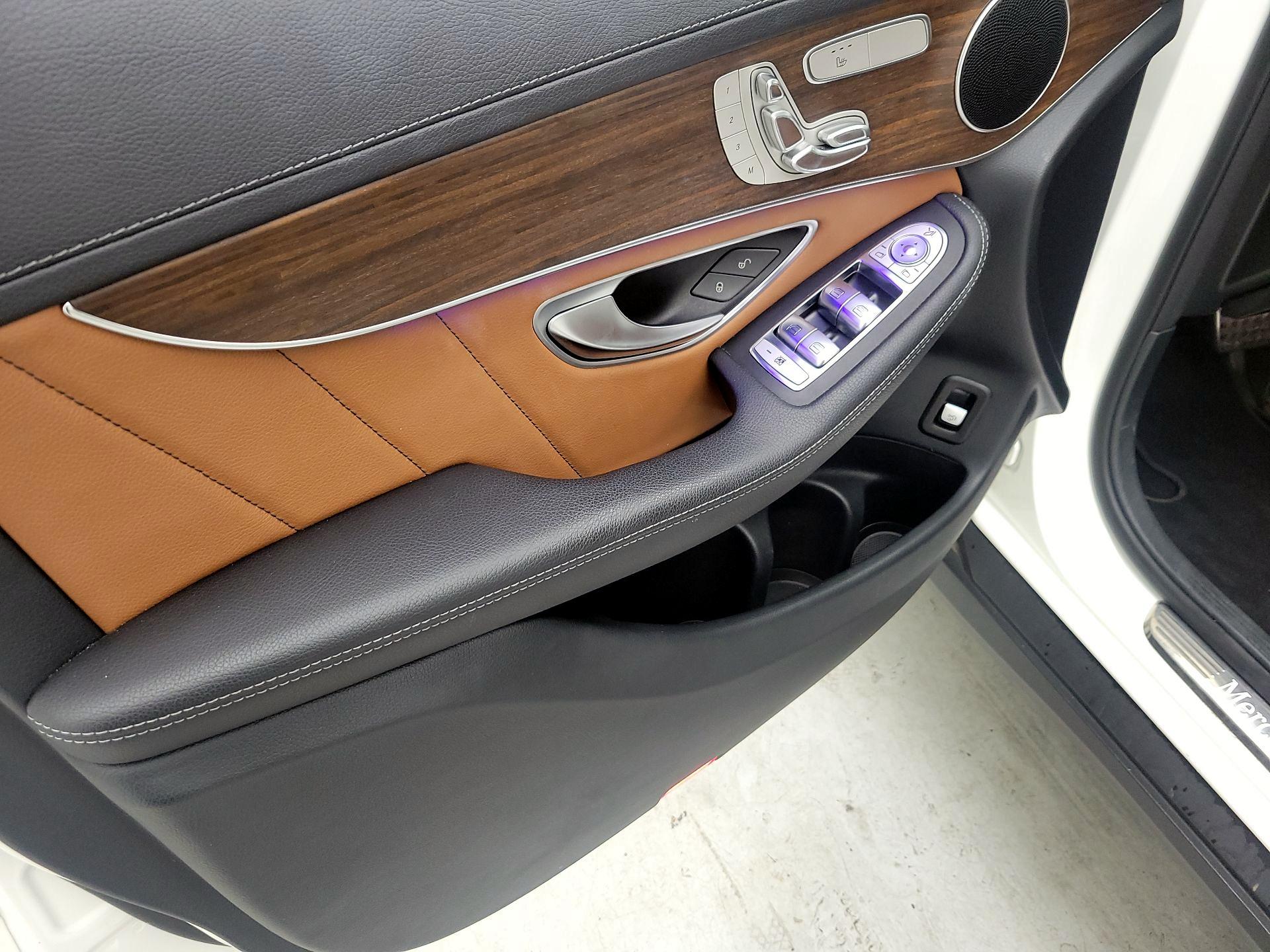 Thumbnail: 2022 Mercedes-Benz GLC - 12