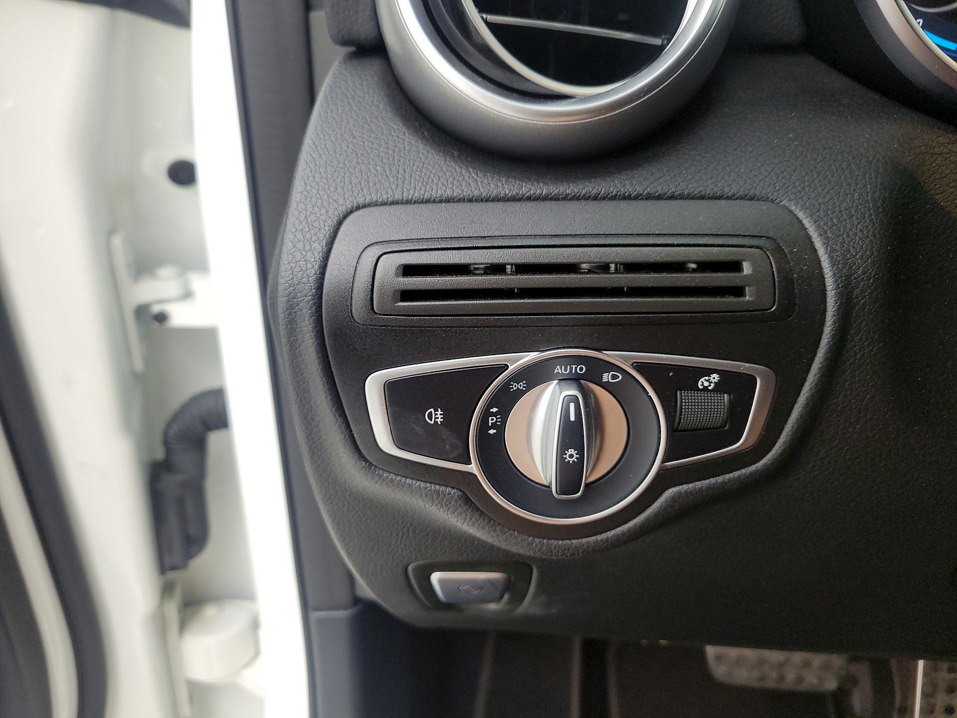 Thumbnail: 2022 Mercedes-Benz GLC - 14