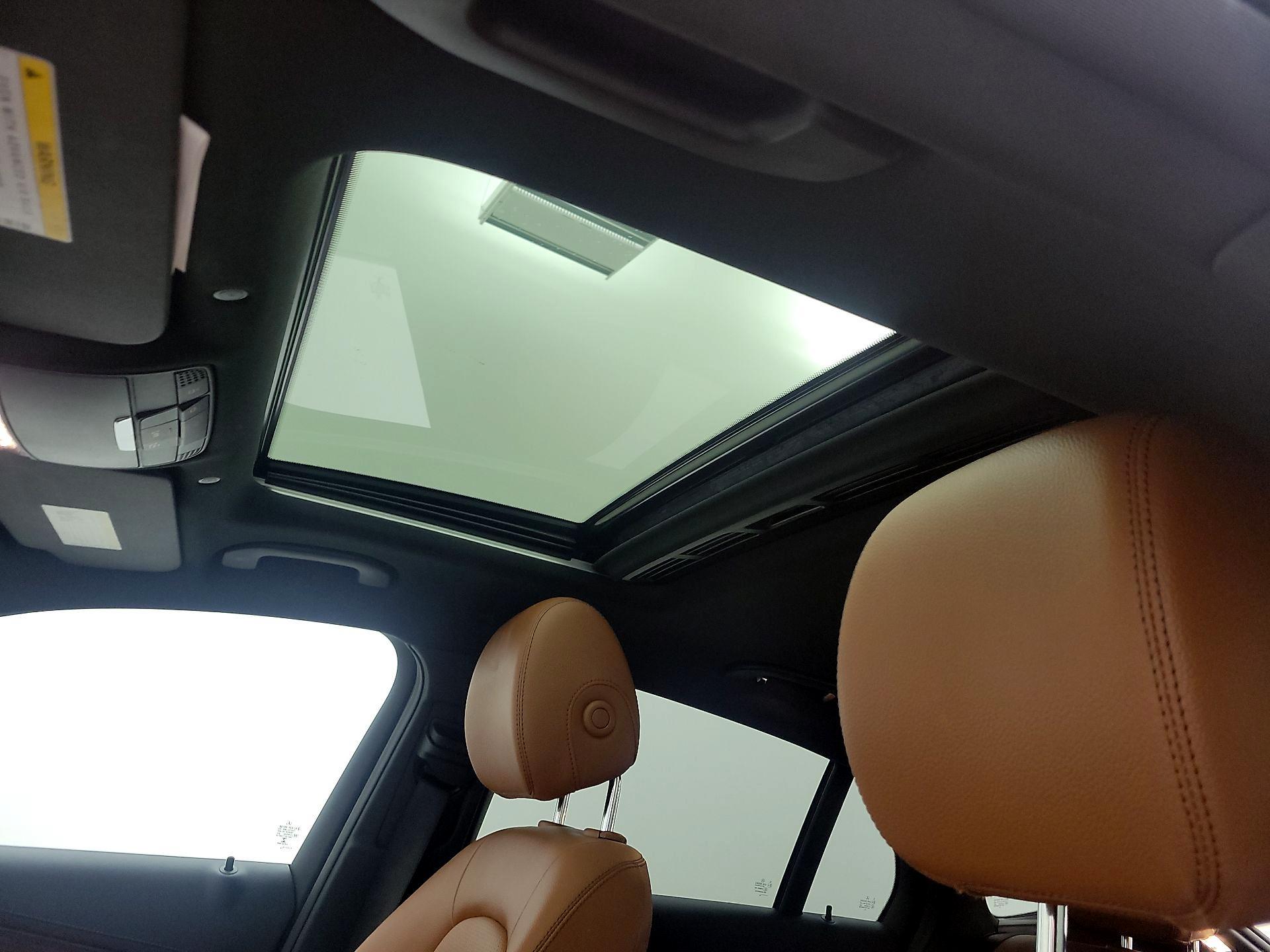 Thumbnail: 2022 Mercedes-Benz GLC - 19