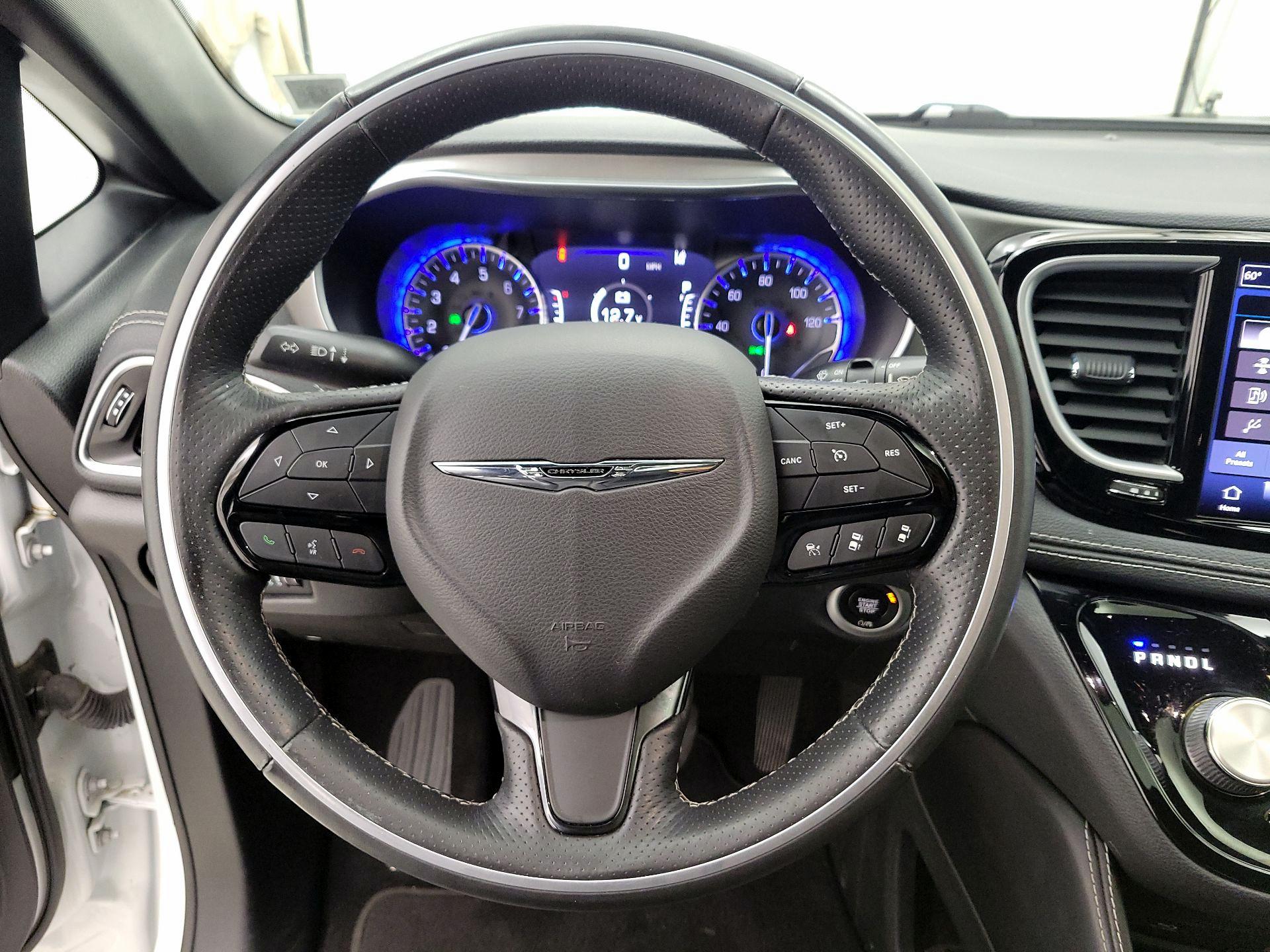 Thumbnail: 2021 Chrysler Pacifica - 10