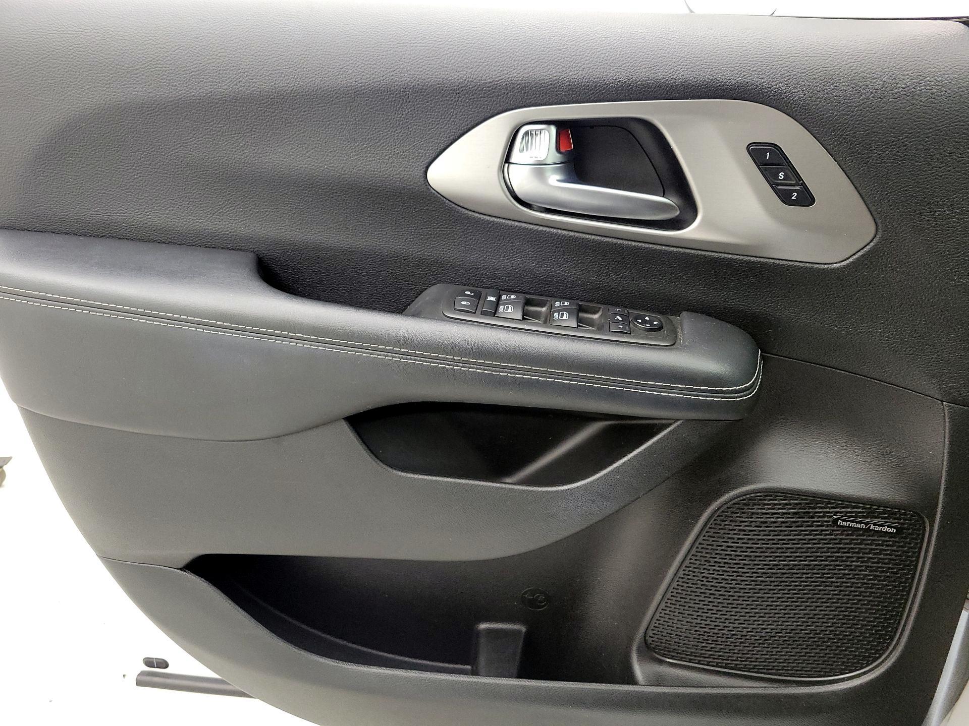 Thumbnail: 2021 Chrysler Pacifica - 12