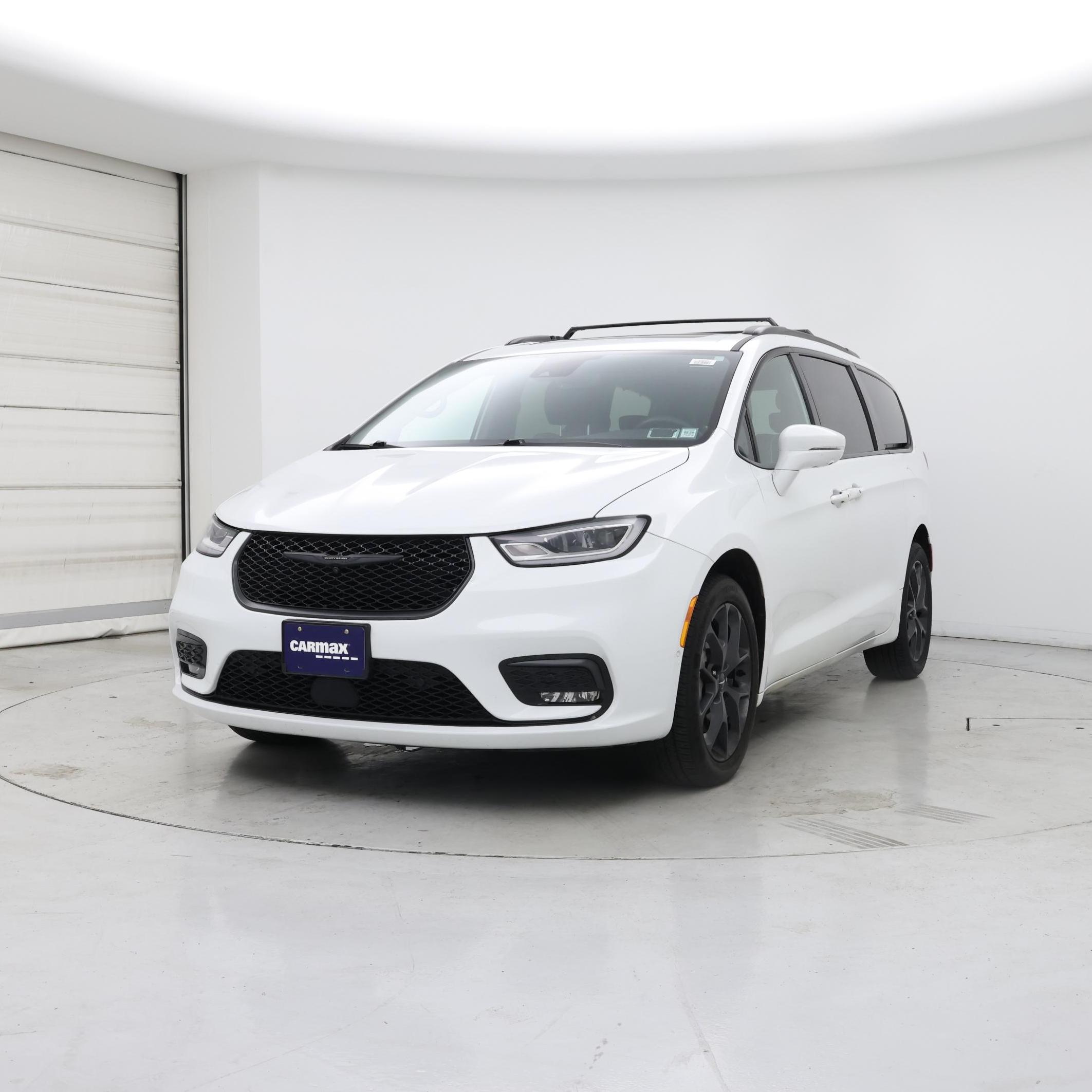 Thumbnail: 2021 Chrysler Pacifica - 4