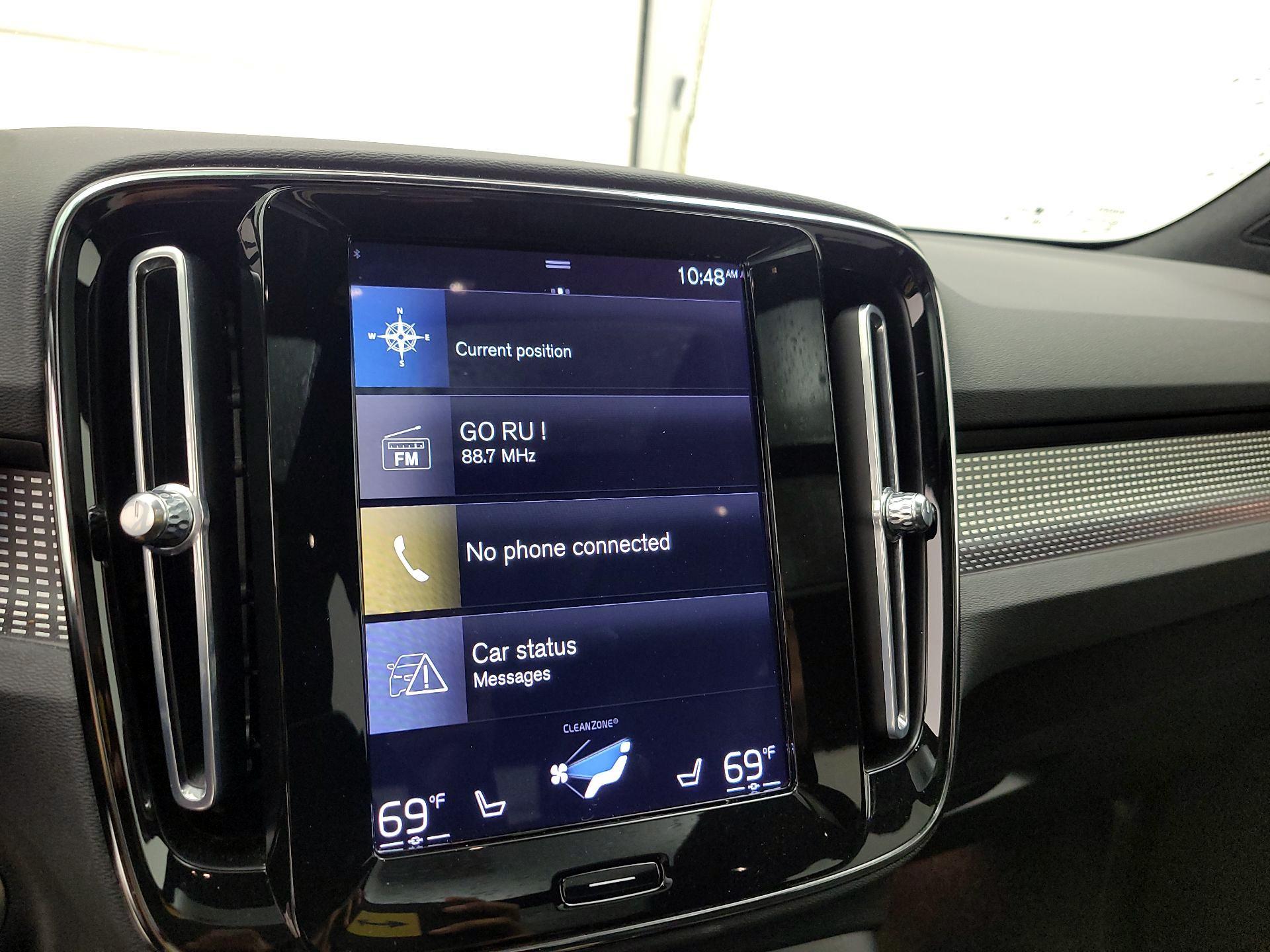 Thumbnail: 2021 Volvo XC40 - 16