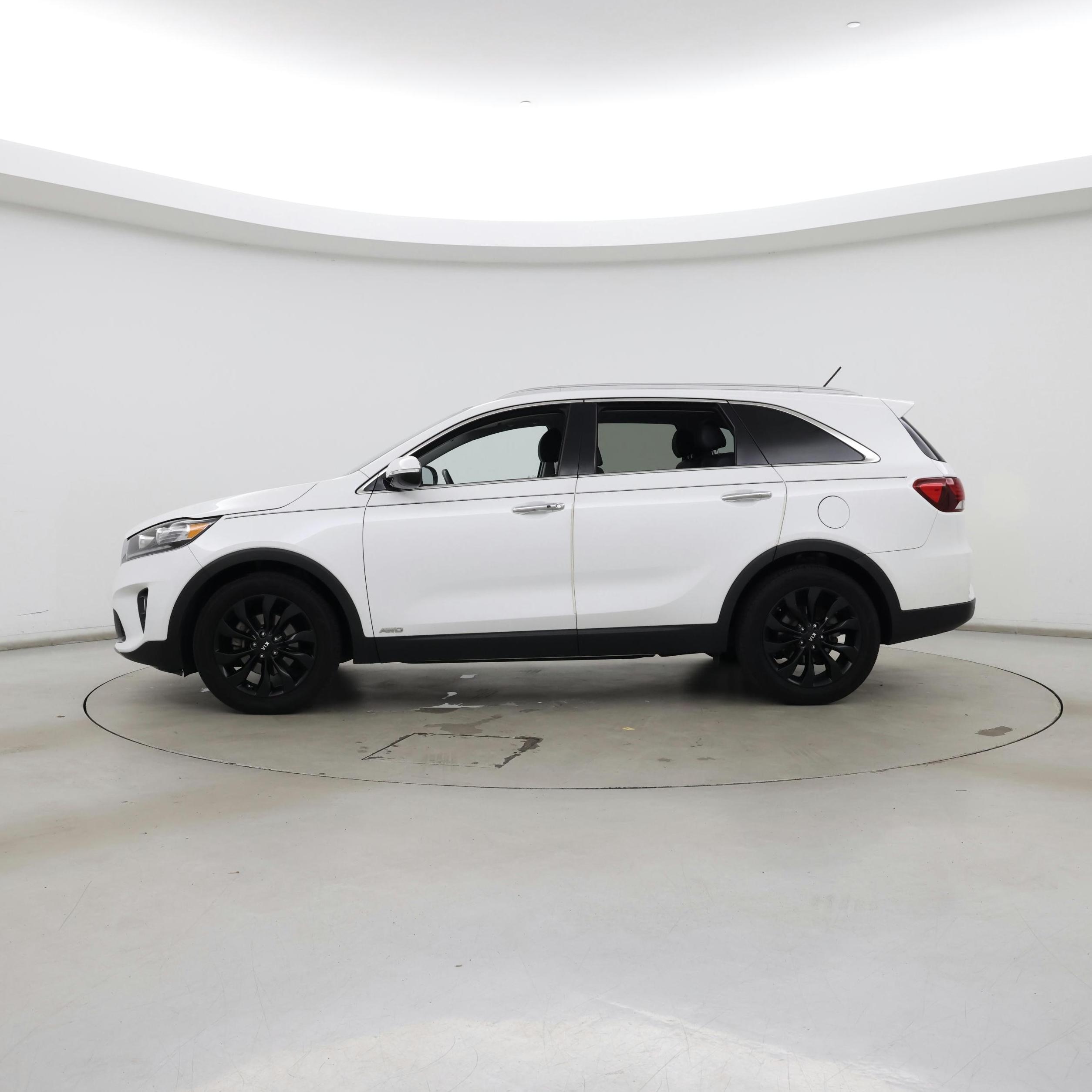 Thumbnail: 2020 Kia Sorento - 3