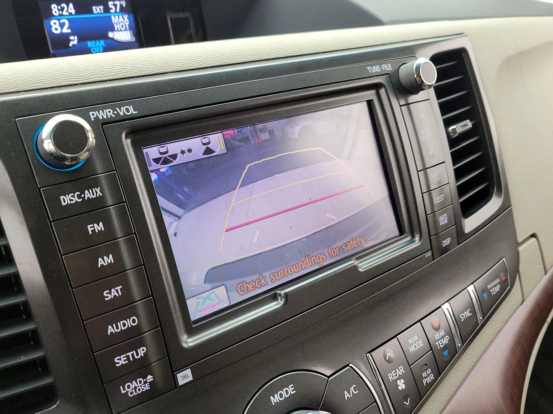 Thumbnail: 2014 Toyota Sienna - 15