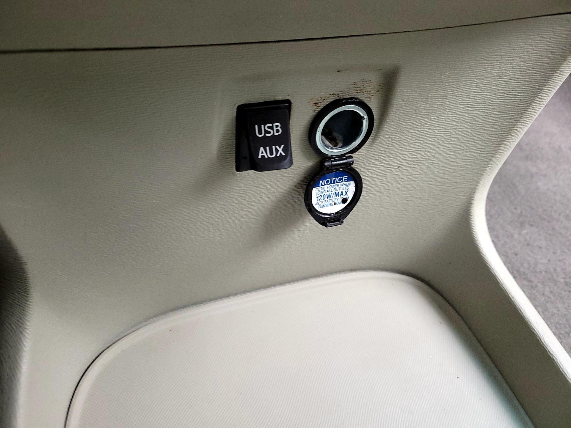 Thumbnail: 2014 Toyota Sienna - 19