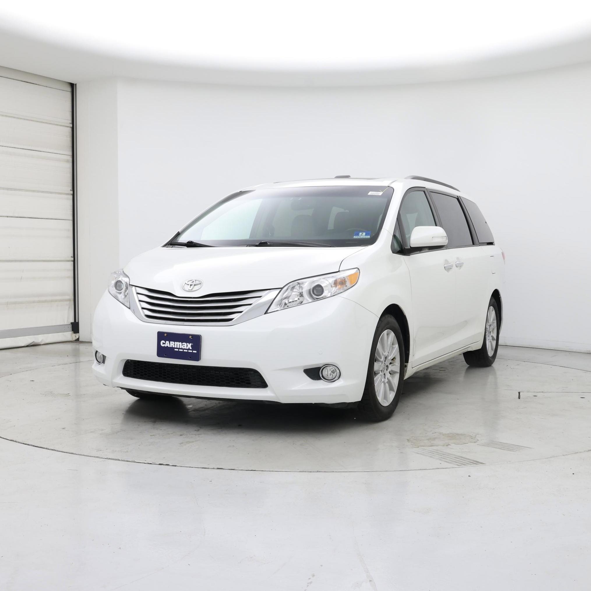 Thumbnail: 2014 Toyota Sienna - 4