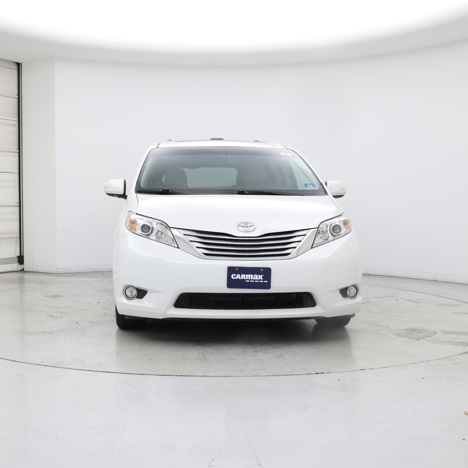 Thumbnail: 2014 Toyota Sienna - 5