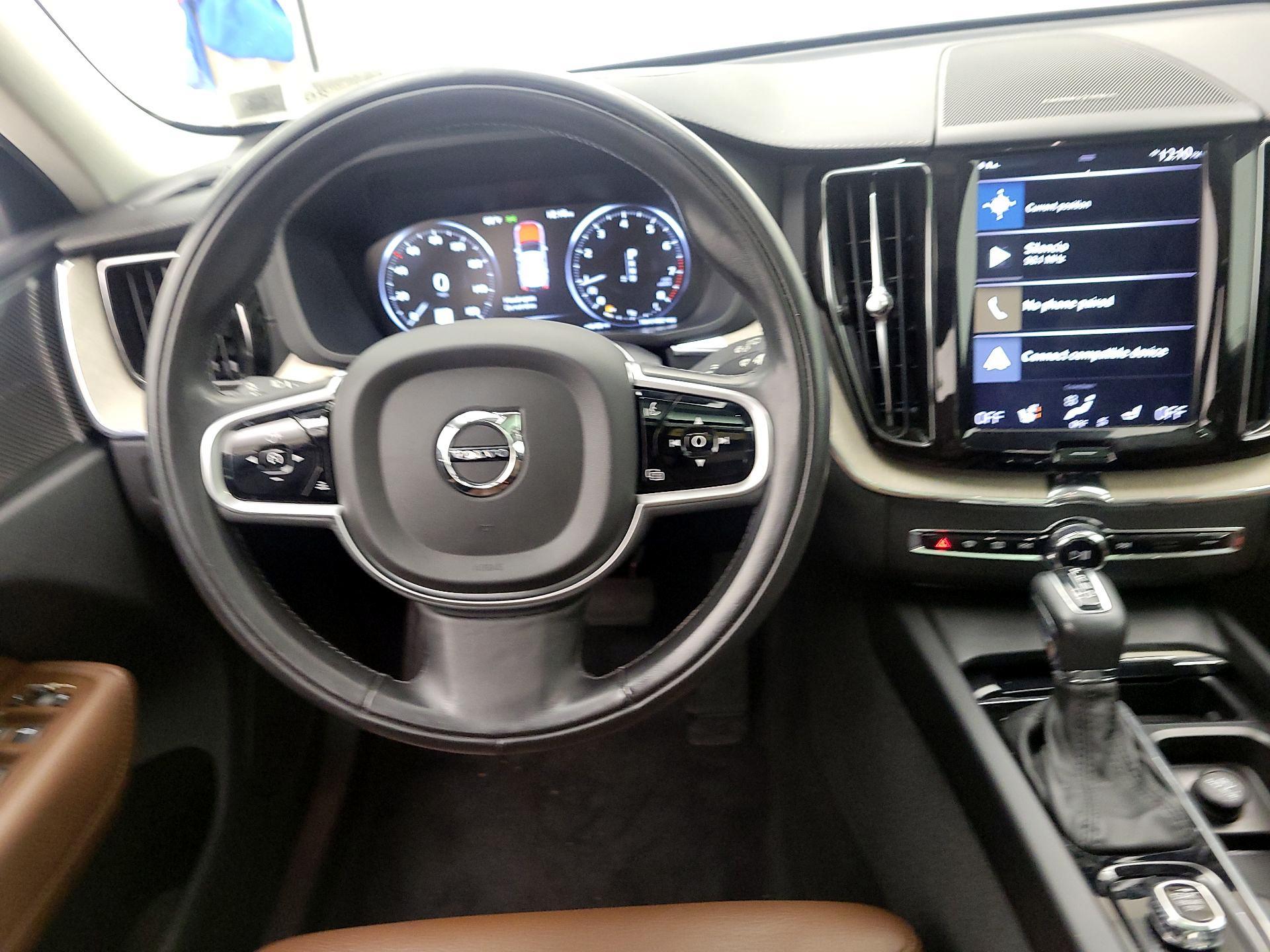 Thumbnail: 2020 Volvo XC60 - 10