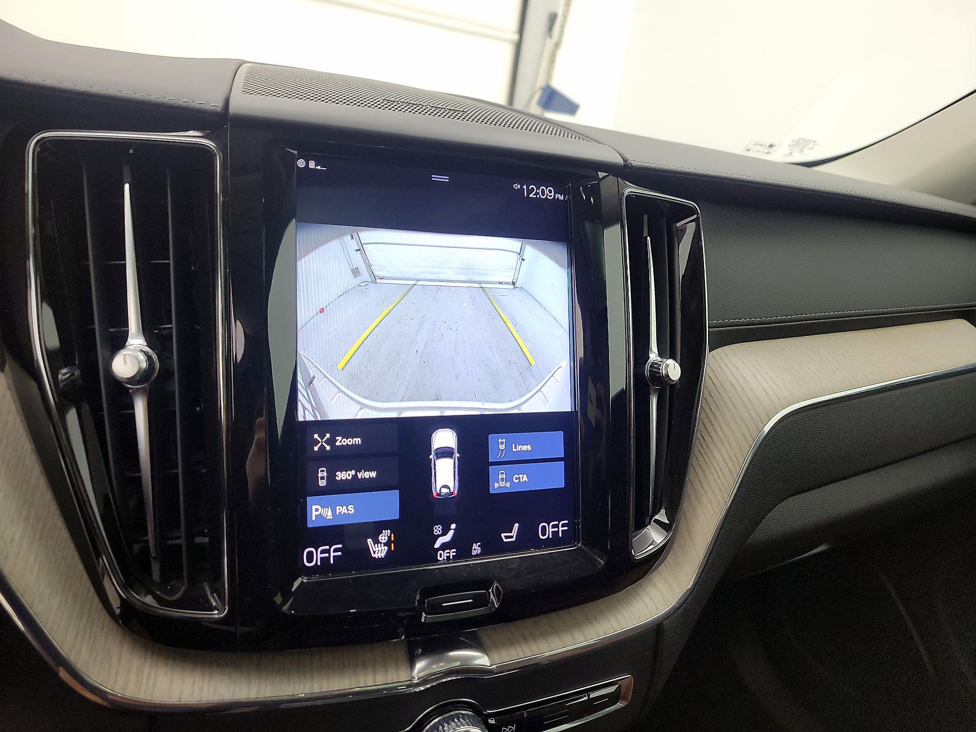 Thumbnail: 2020 Volvo XC60 - 14