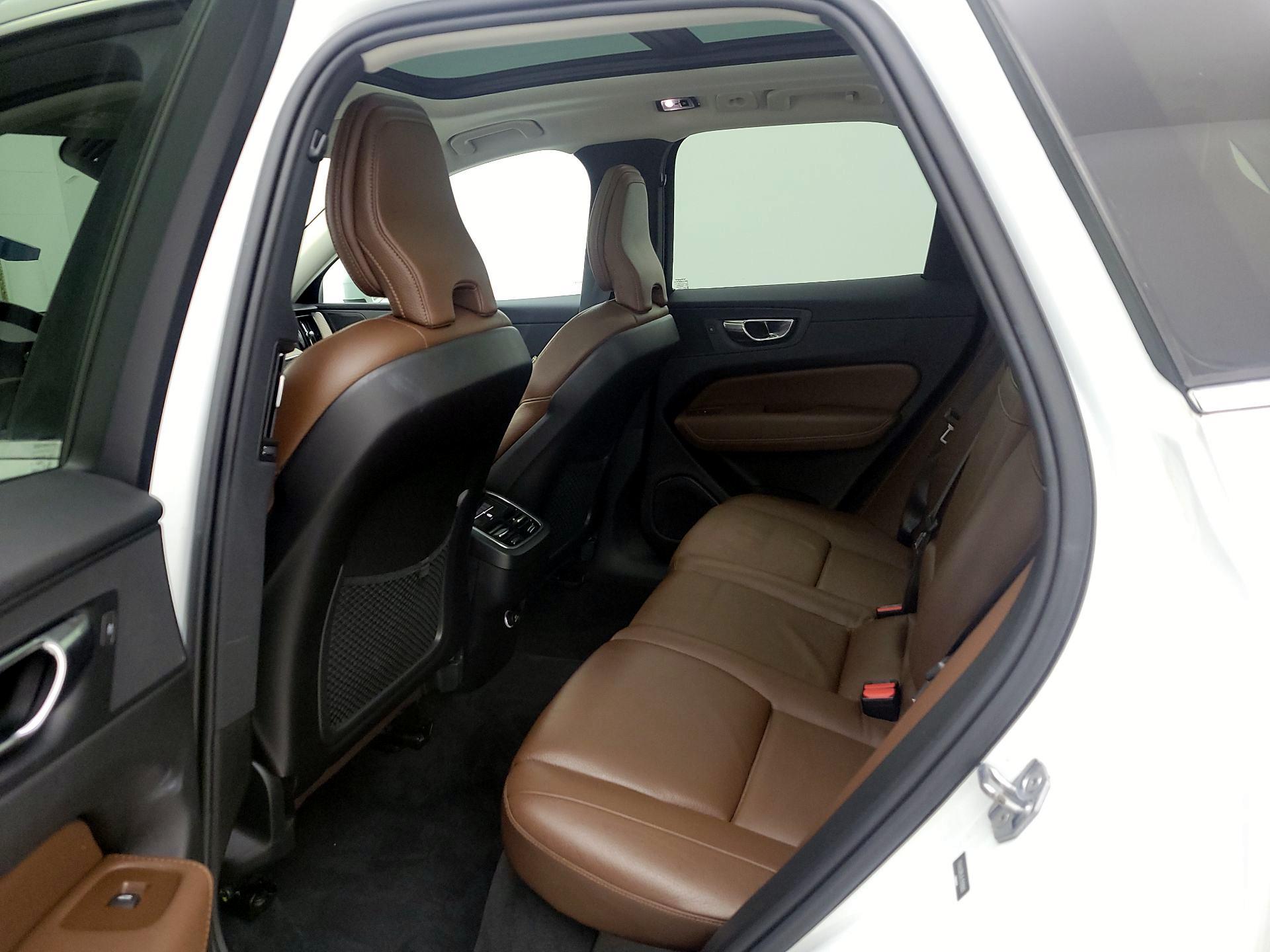 Thumbnail: 2020 Volvo XC60 - 19