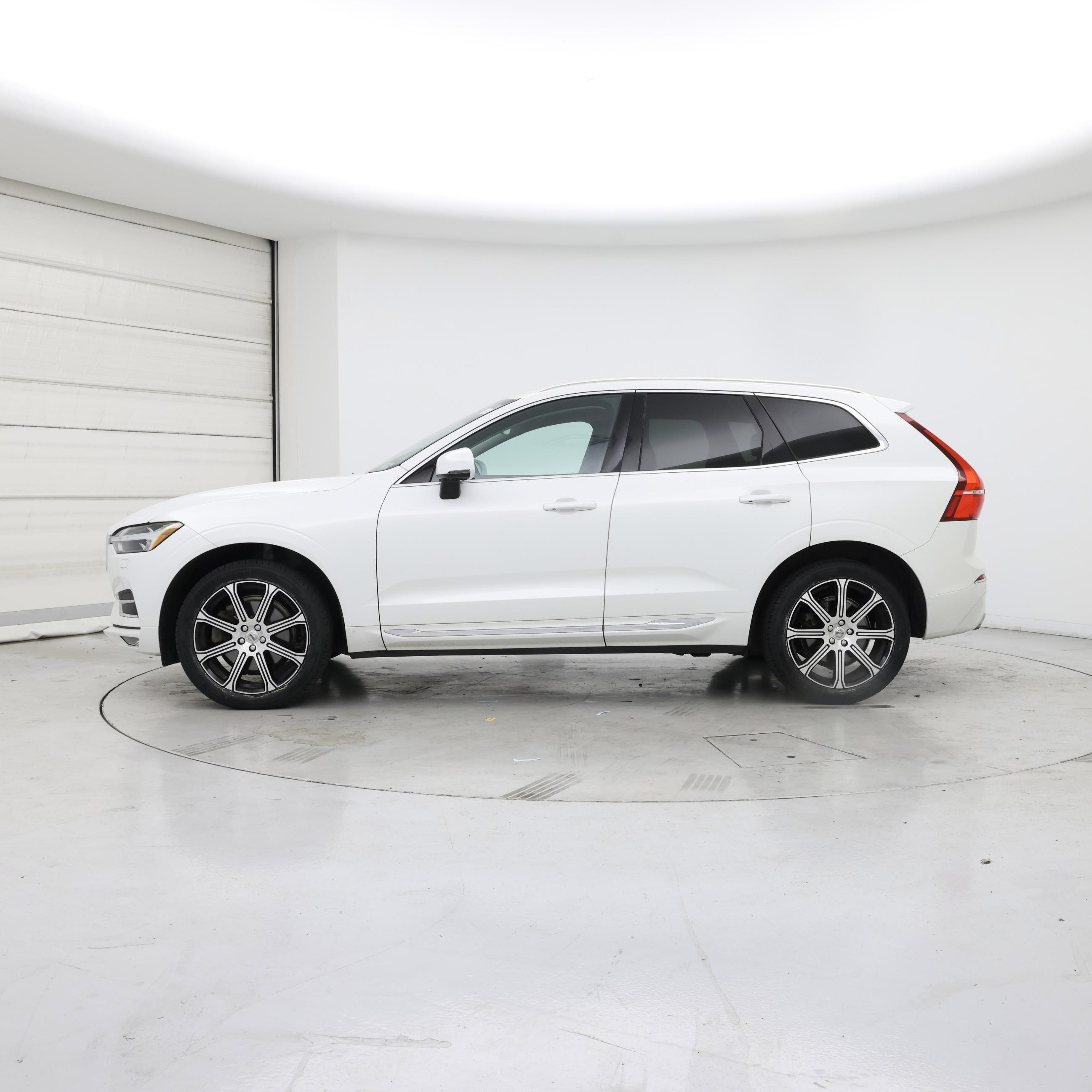 Thumbnail: 2020 Volvo XC60 - 3