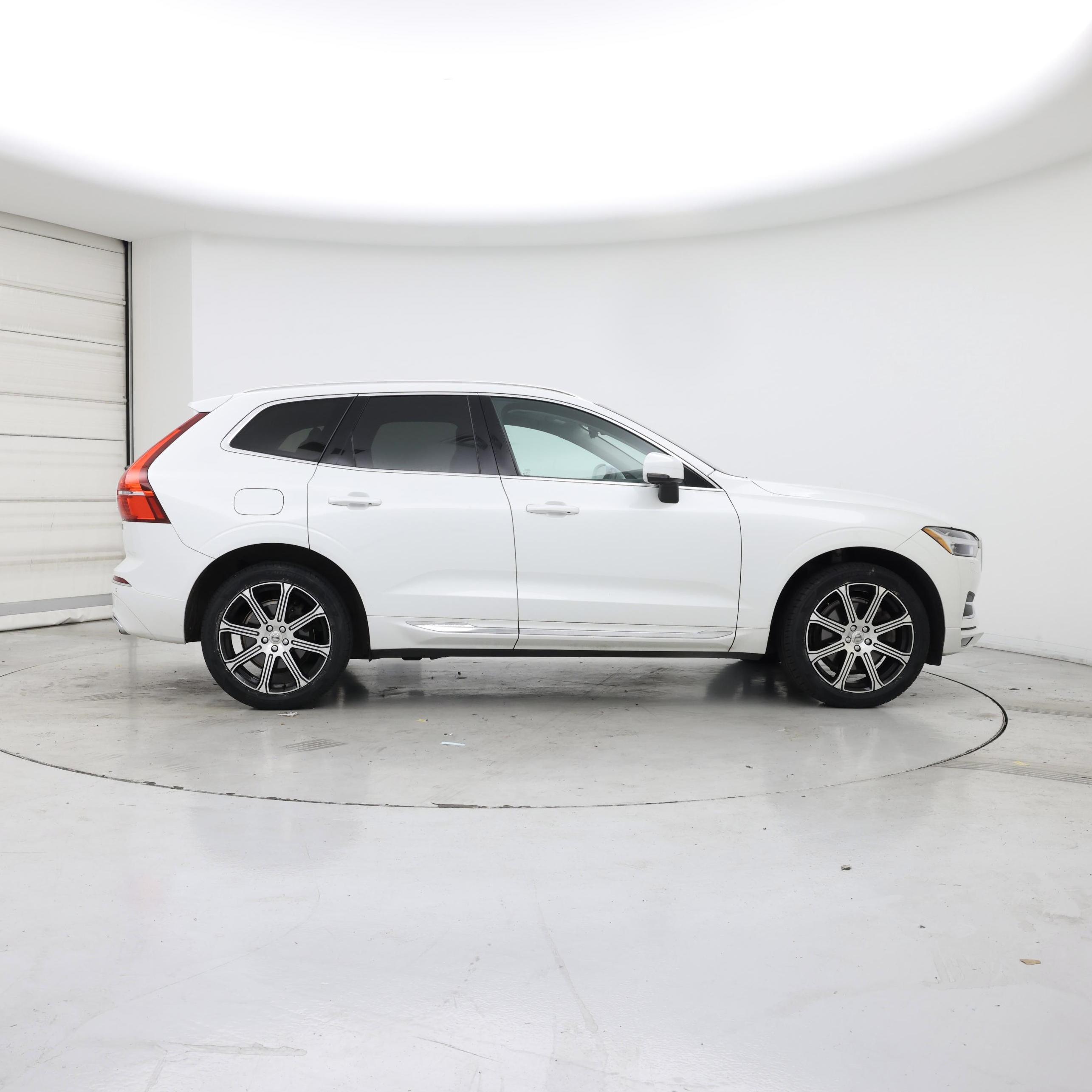 Thumbnail: 2020 Volvo XC60 - 7