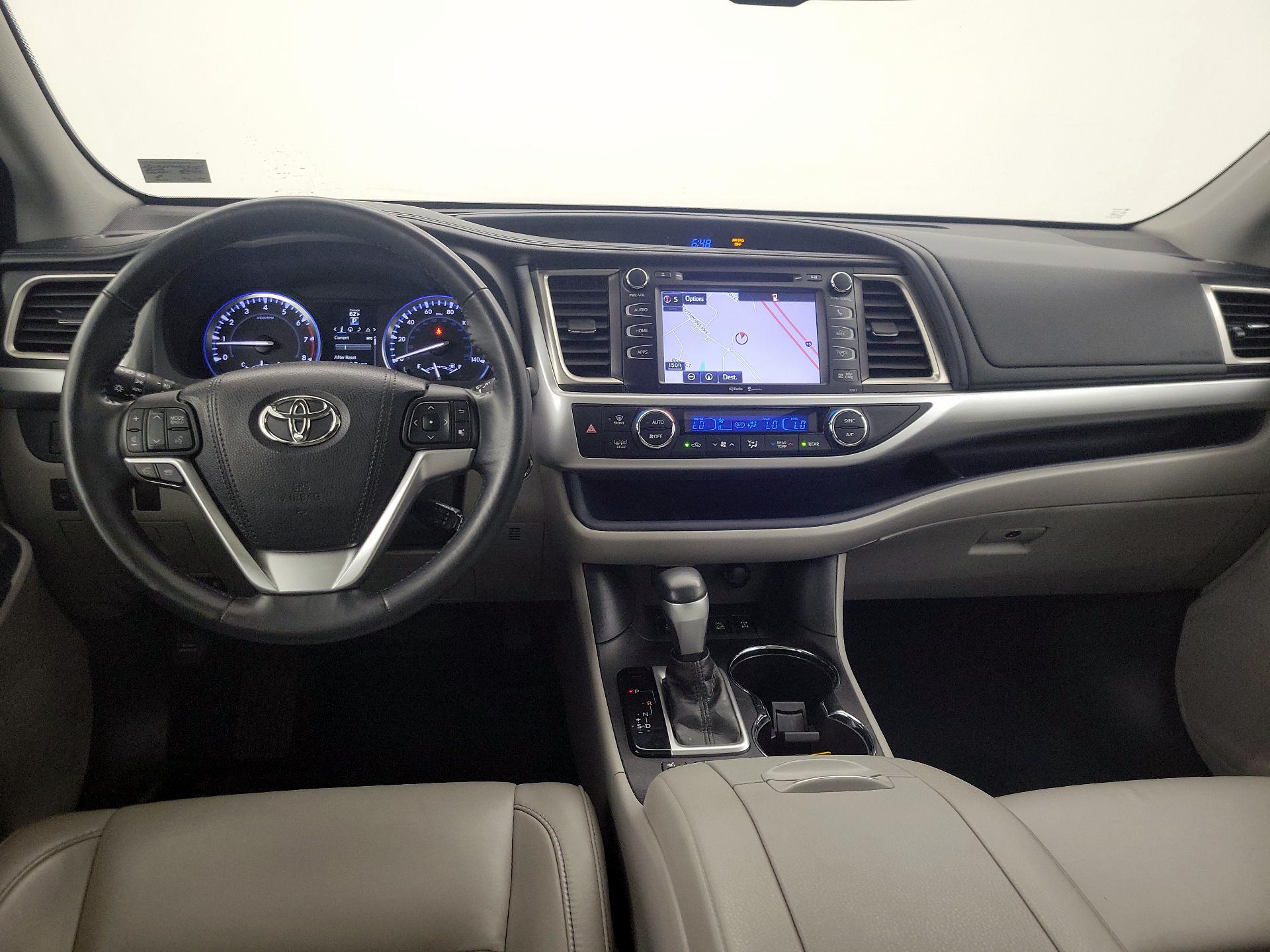 Thumbnail: 2015 Toyota Highlander - 9