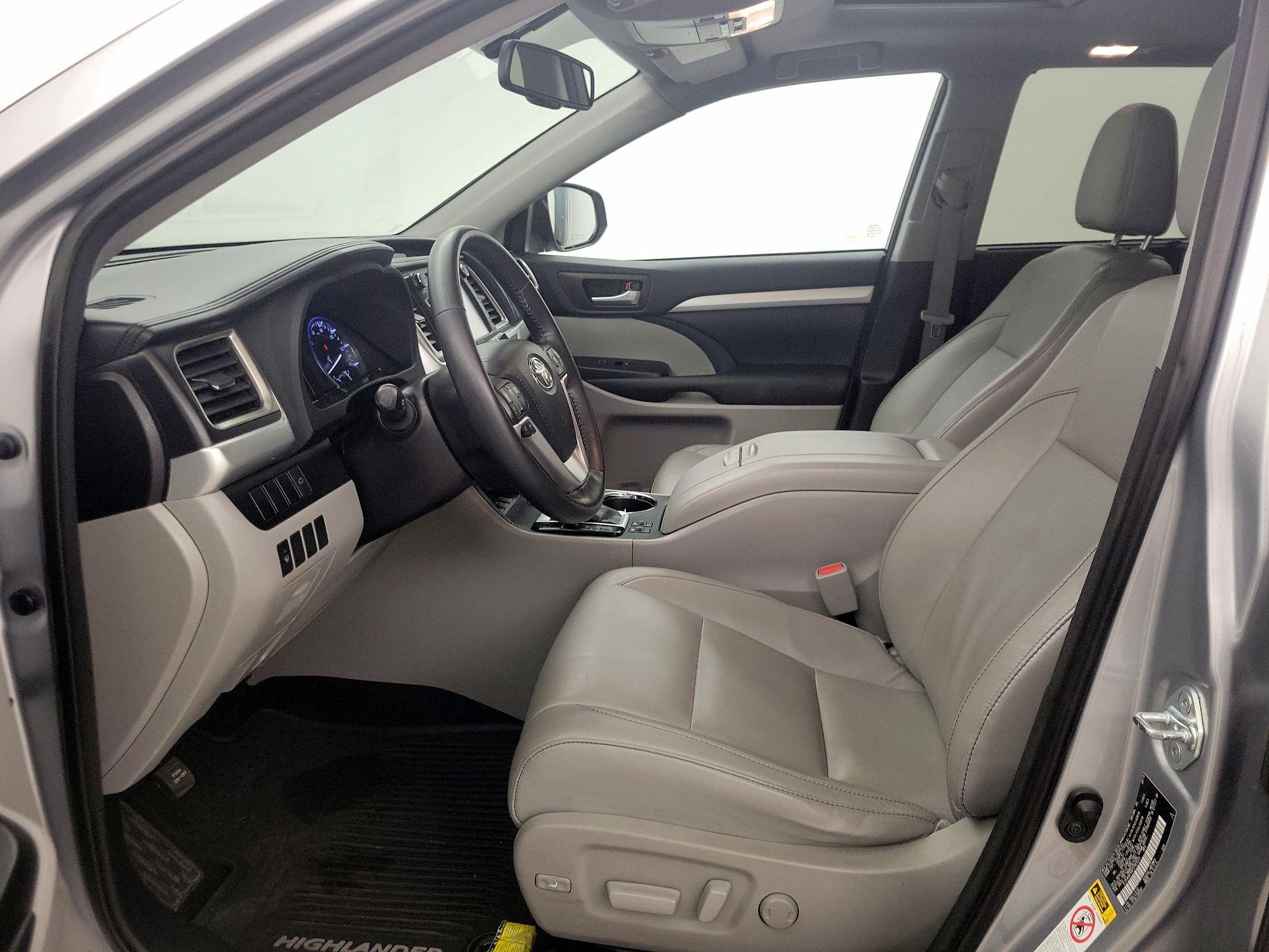 Thumbnail: 2015 Toyota Highlander - 11