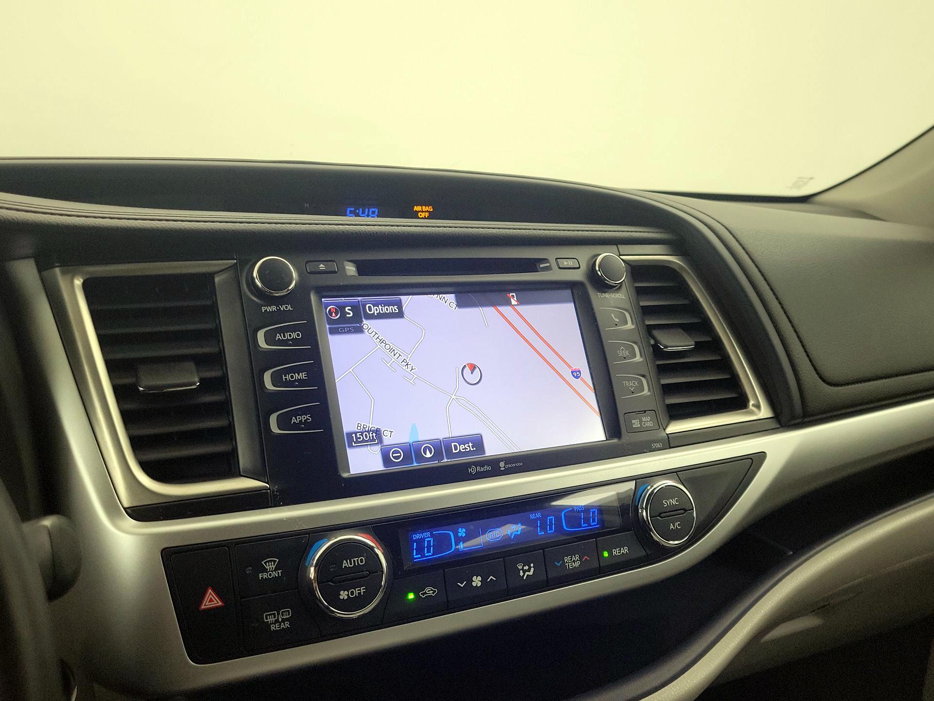 Thumbnail: 2015 Toyota Highlander - 14