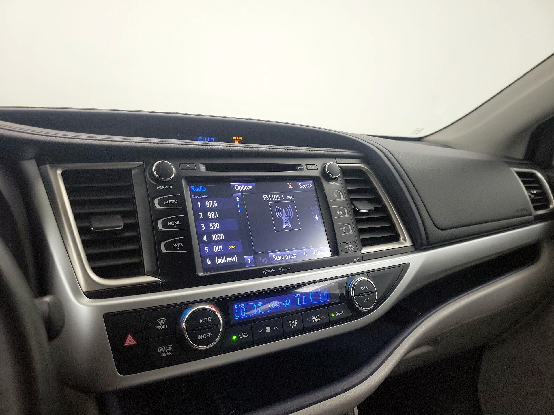 Thumbnail: 2015 Toyota Highlander - 16