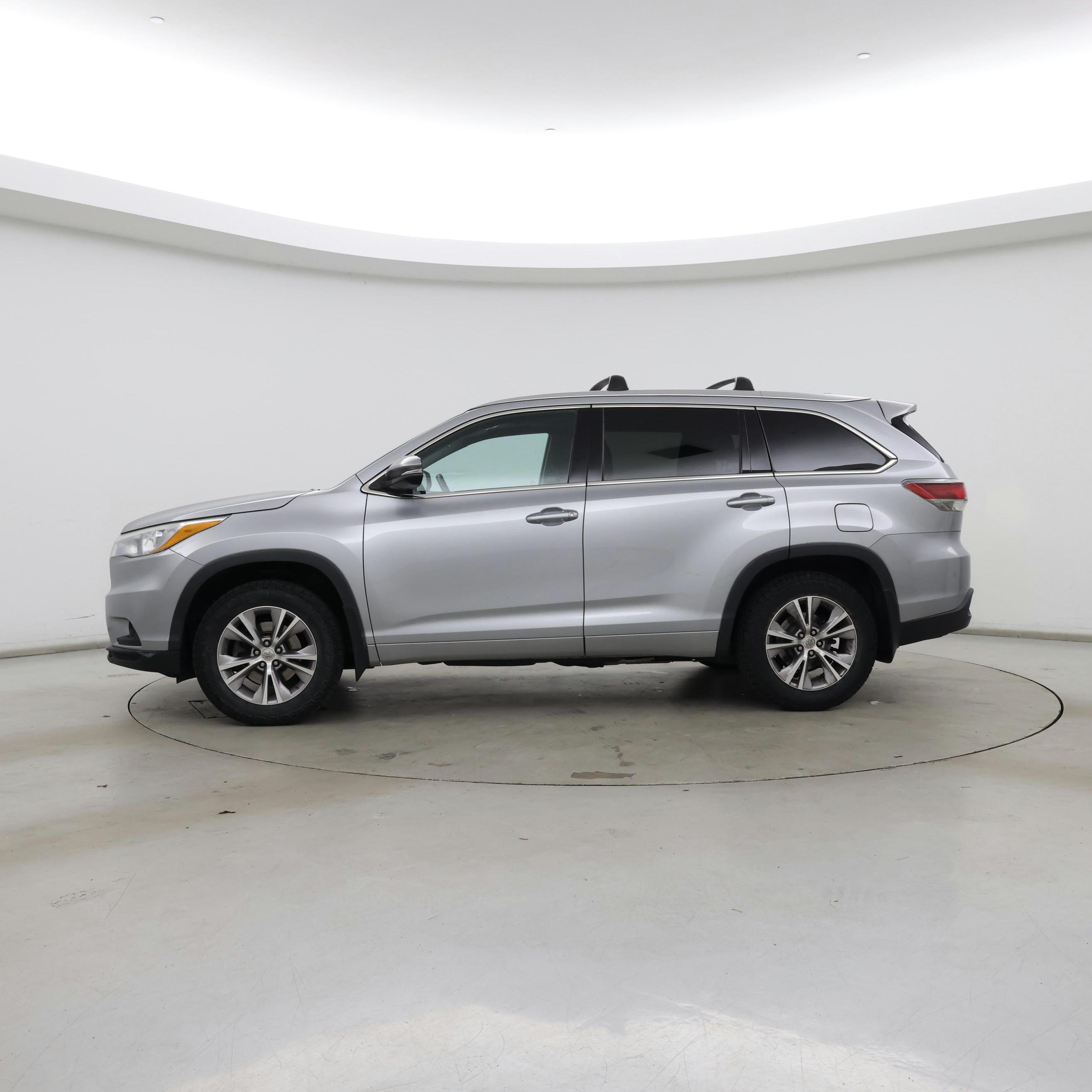 Thumbnail: 2015 Toyota Highlander - 3